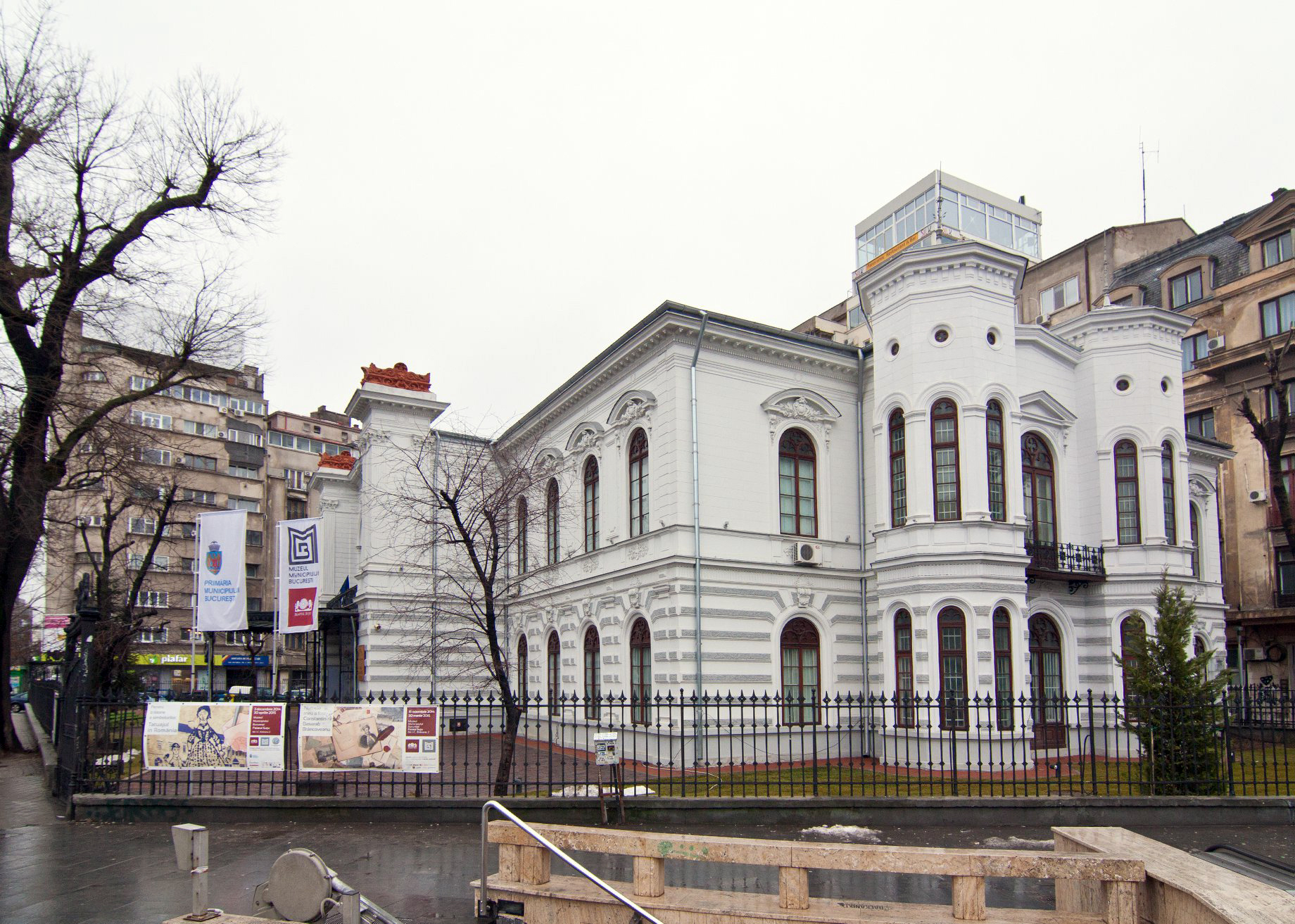 ”Moștenirea” familiei Grundbock. O femeie din București a murit cu 32 de lei în portofel și datorii la întreținere, înconjurată de obiecte de artă în valoare de 1,5 milioane de euro