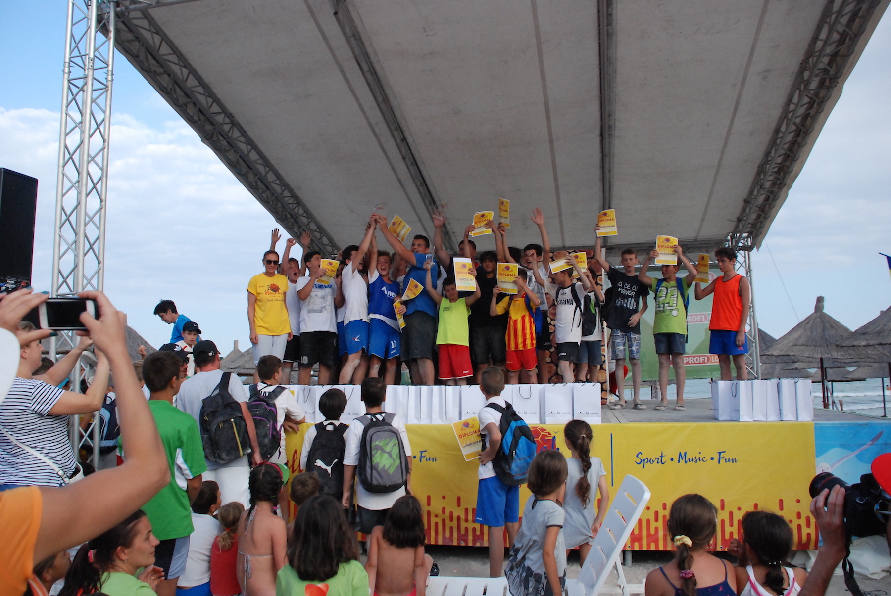 România vrea să meargă la Jocurile Olimpice din 2024 cu beach-handball-ul! GALERIE FOTO