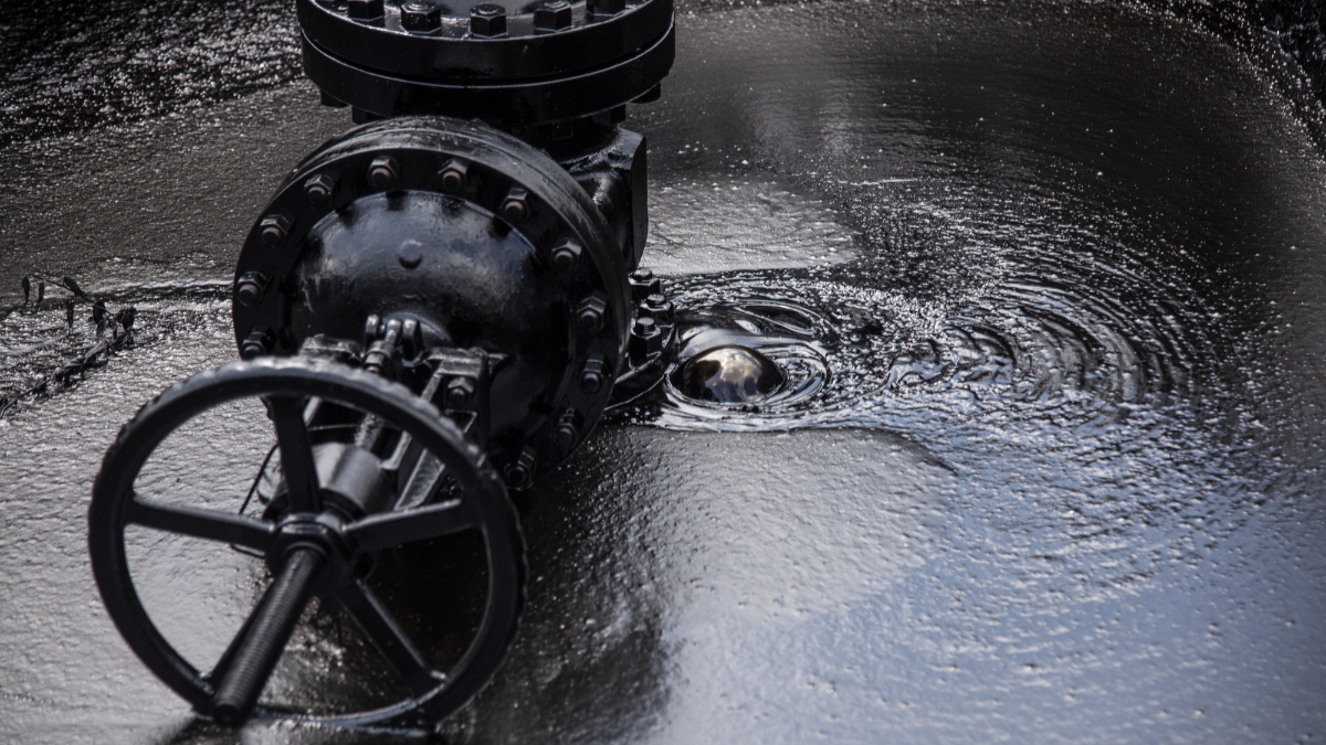 Indian refiners increase crude purchases from Africa and the Middle East amid a strategic shift away from Russian oil supplies. [Stock Photo/Getty Images]