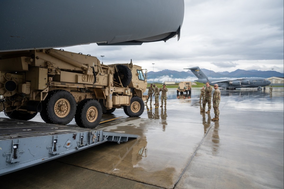 Demonstraţie de forţă a armatei americane în Alaska, pe fondul exerciţiilor navale din Pacific ale Rusiei şi Chinei | FOTO