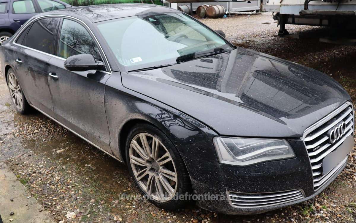 Au demontat trei mașini, furate din Germania și Suedia, în valoare de 320.000 de euro, și au încercat să le introducă în România drept „piese auto uzate”