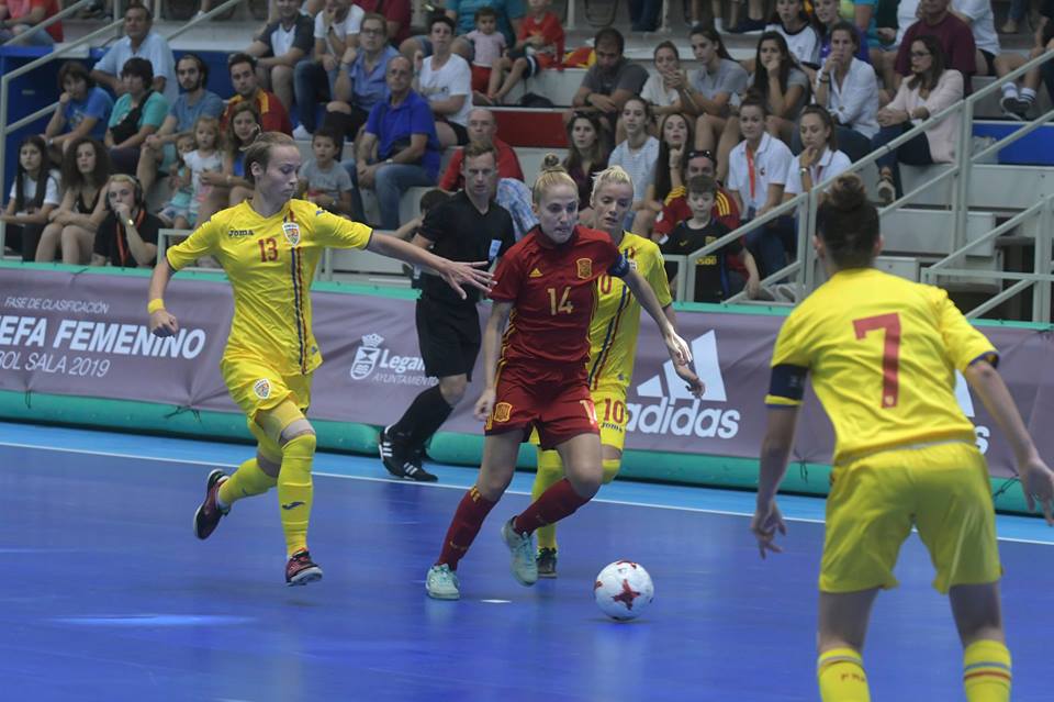 Naționala feminină de futsal a României are portar de fotbal pe plajă. Tricolorele au luat 20 de goluri în primele meciuri din preliminariile Euro 2019 | VIDEO