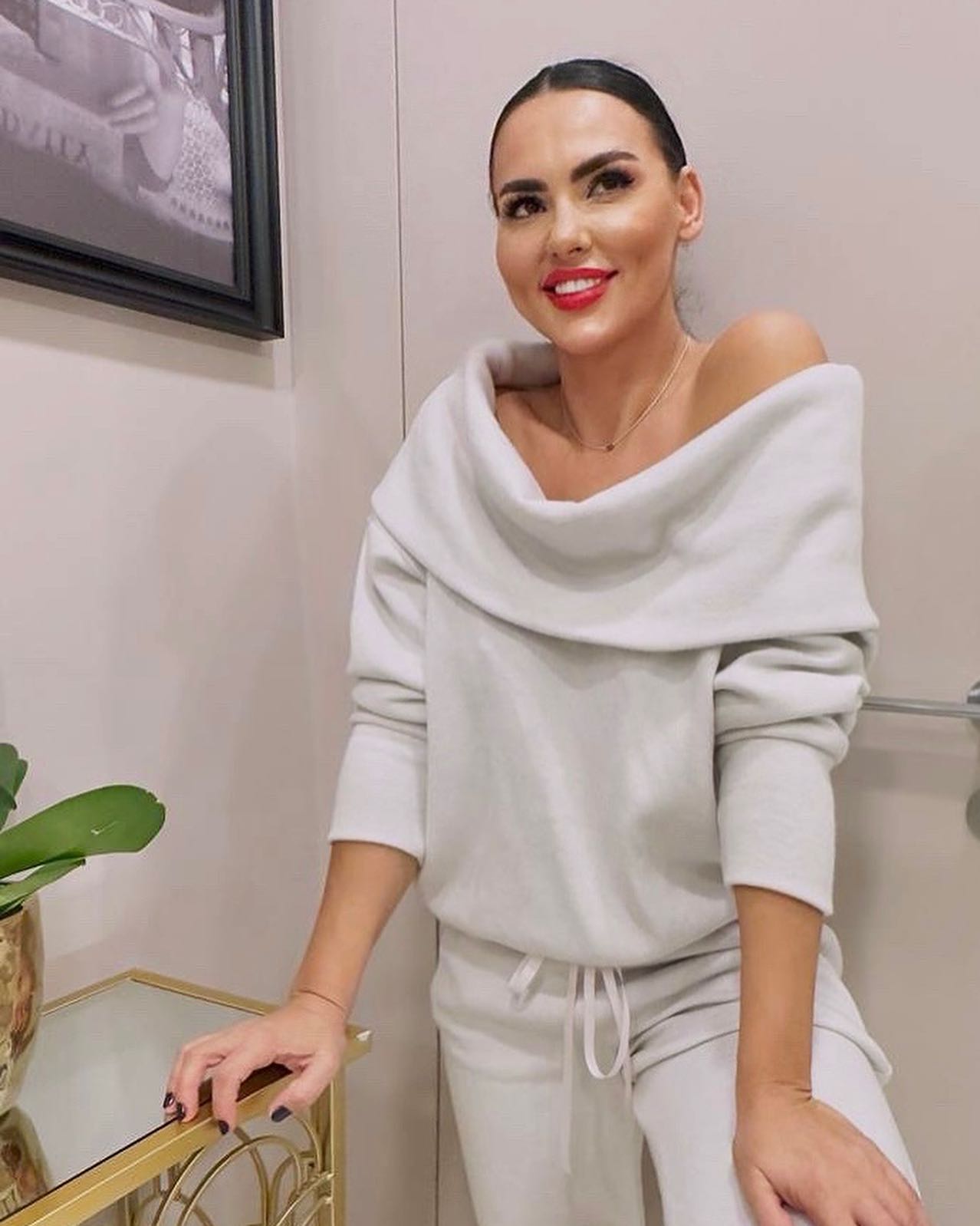 Lavinia Pîrva spune adevărul, după ce s-a speculat că divorțează de Ștefan Bănică jr: „Nimeni nu deține pe nimeni”. A renunțat la verighetă