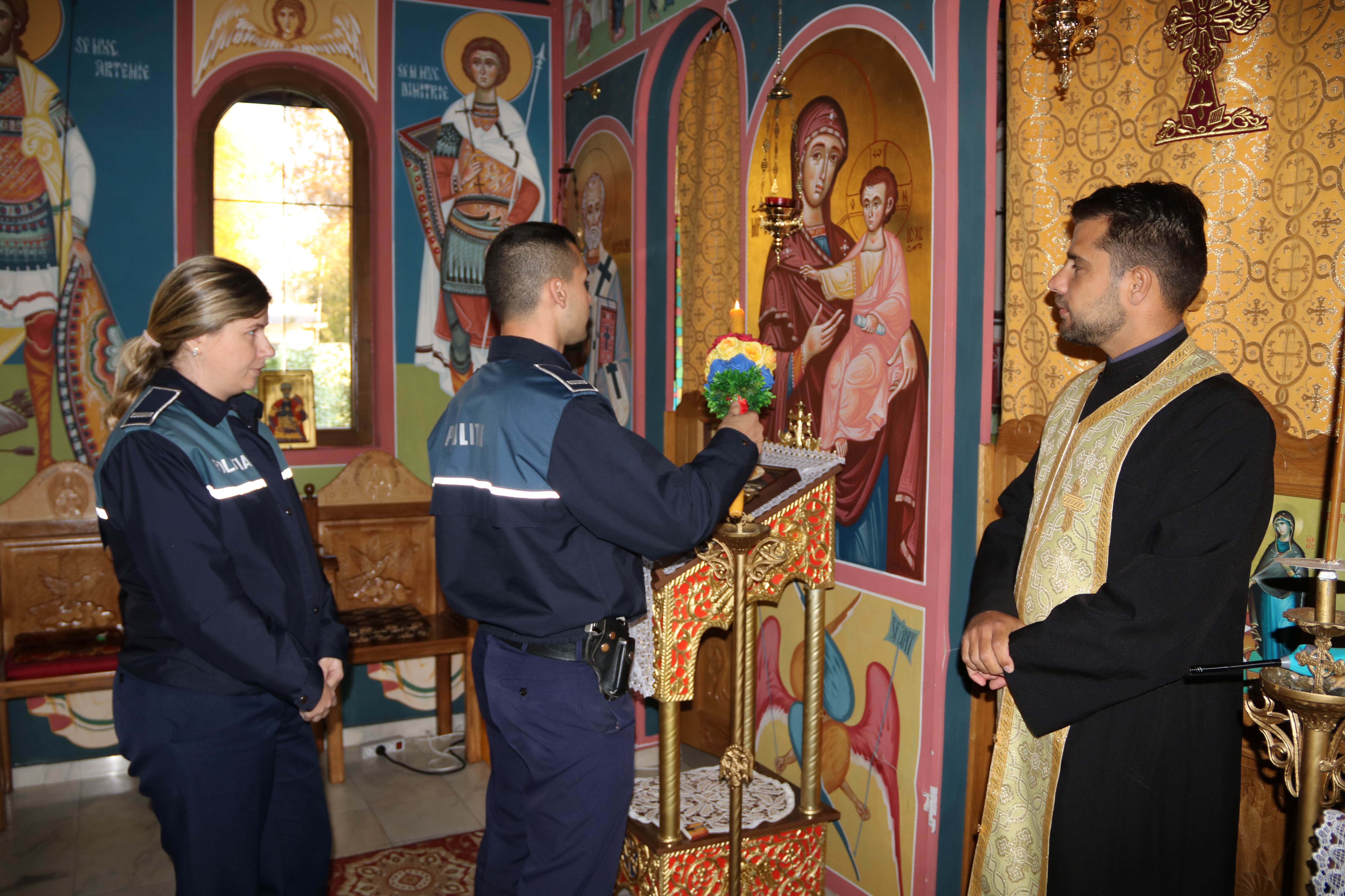 EXCLUSIV/Omul cu două fețe. Preotul-polițist Bogdan Nițu are Biblia într-o mână și Codul Penal în alta - FOTO