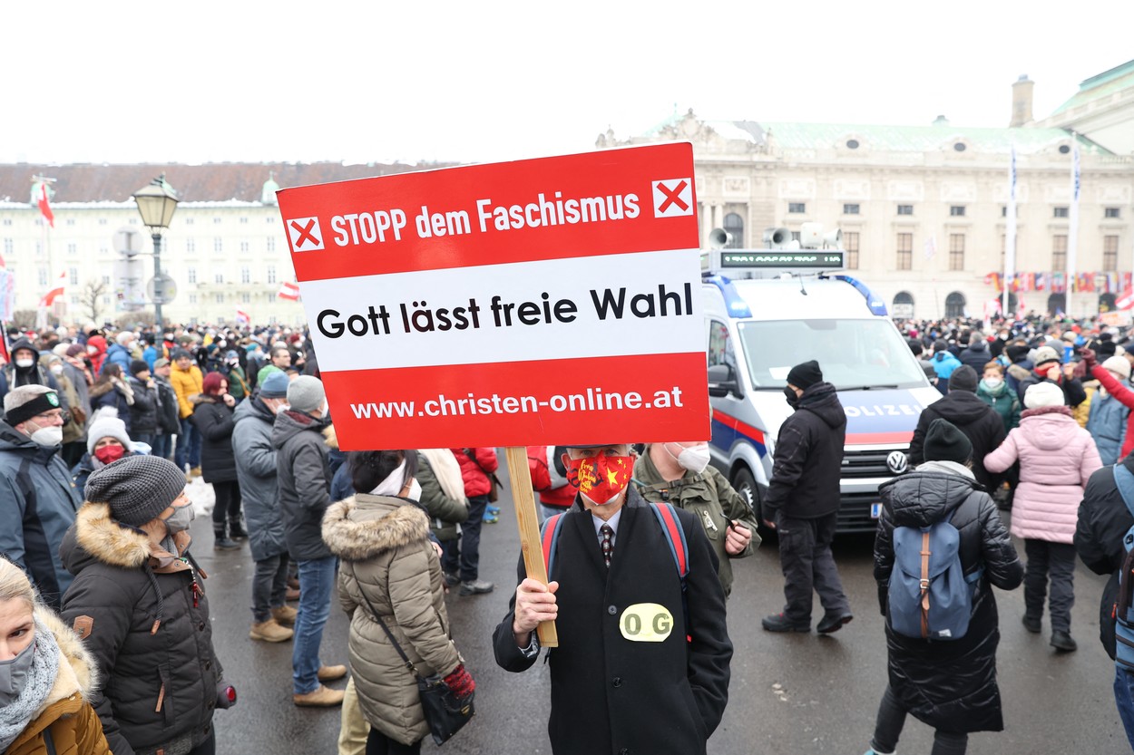 Peste 40.000 de austrieci au protestat la Viena față de vaccinarea obligatorie