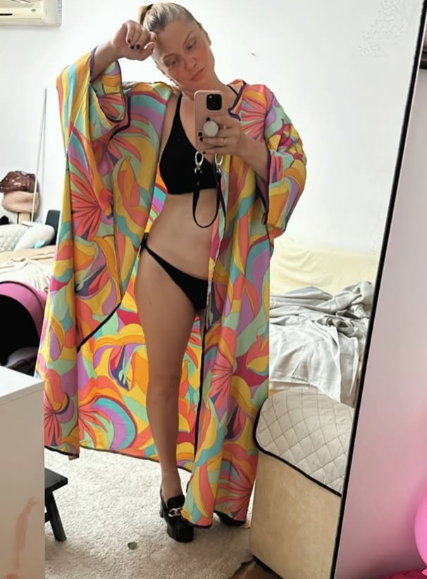 Cum arată Cristina Cioran în costum de baie. Vedeta a devenit mamă a doua oară în urmă cu 6 luni