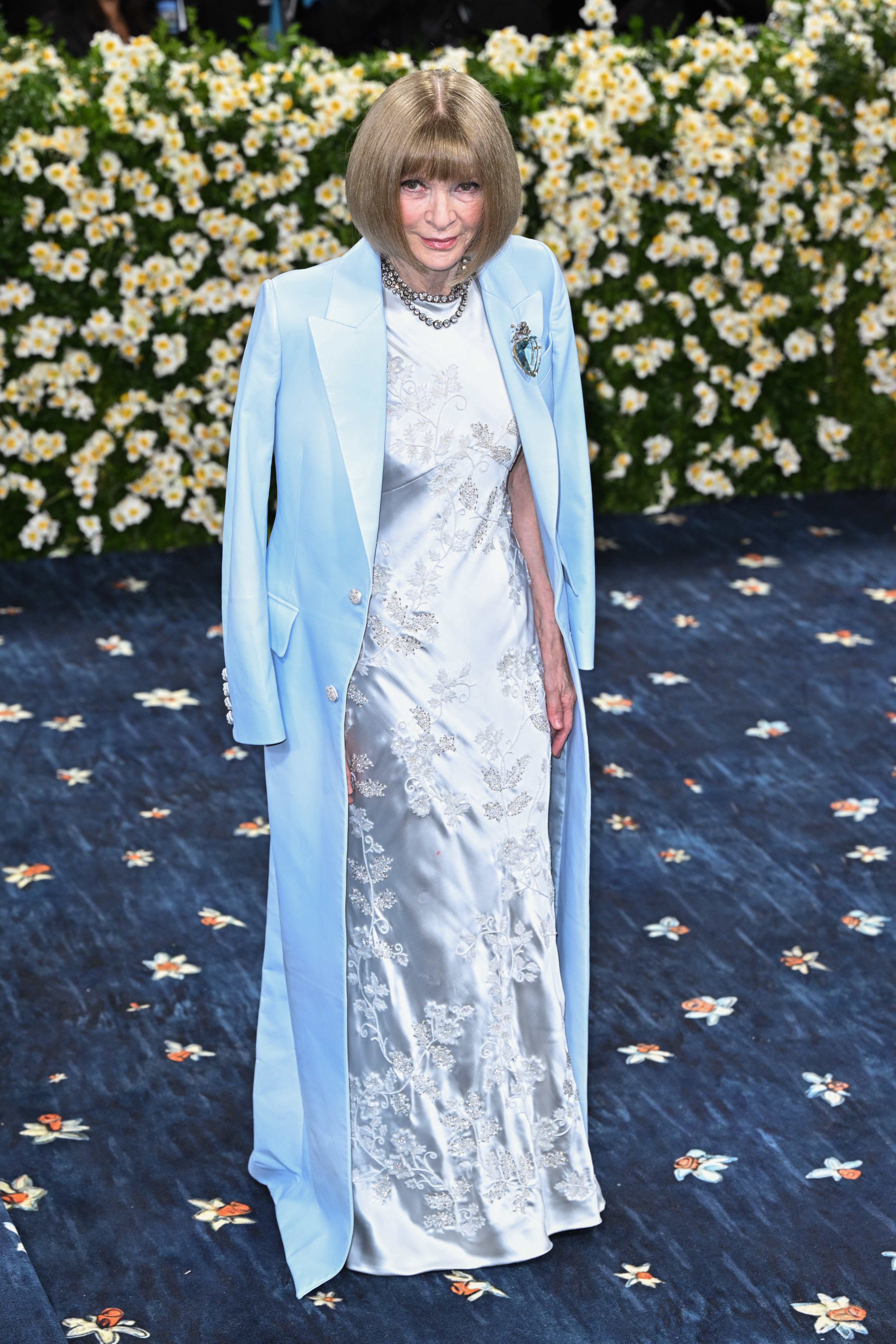 Cum au apărut vedetele la Met Gala 2025. Madonna a defilat cu un trabuc în mână, iar Kim Kardashian a atras toată atenția