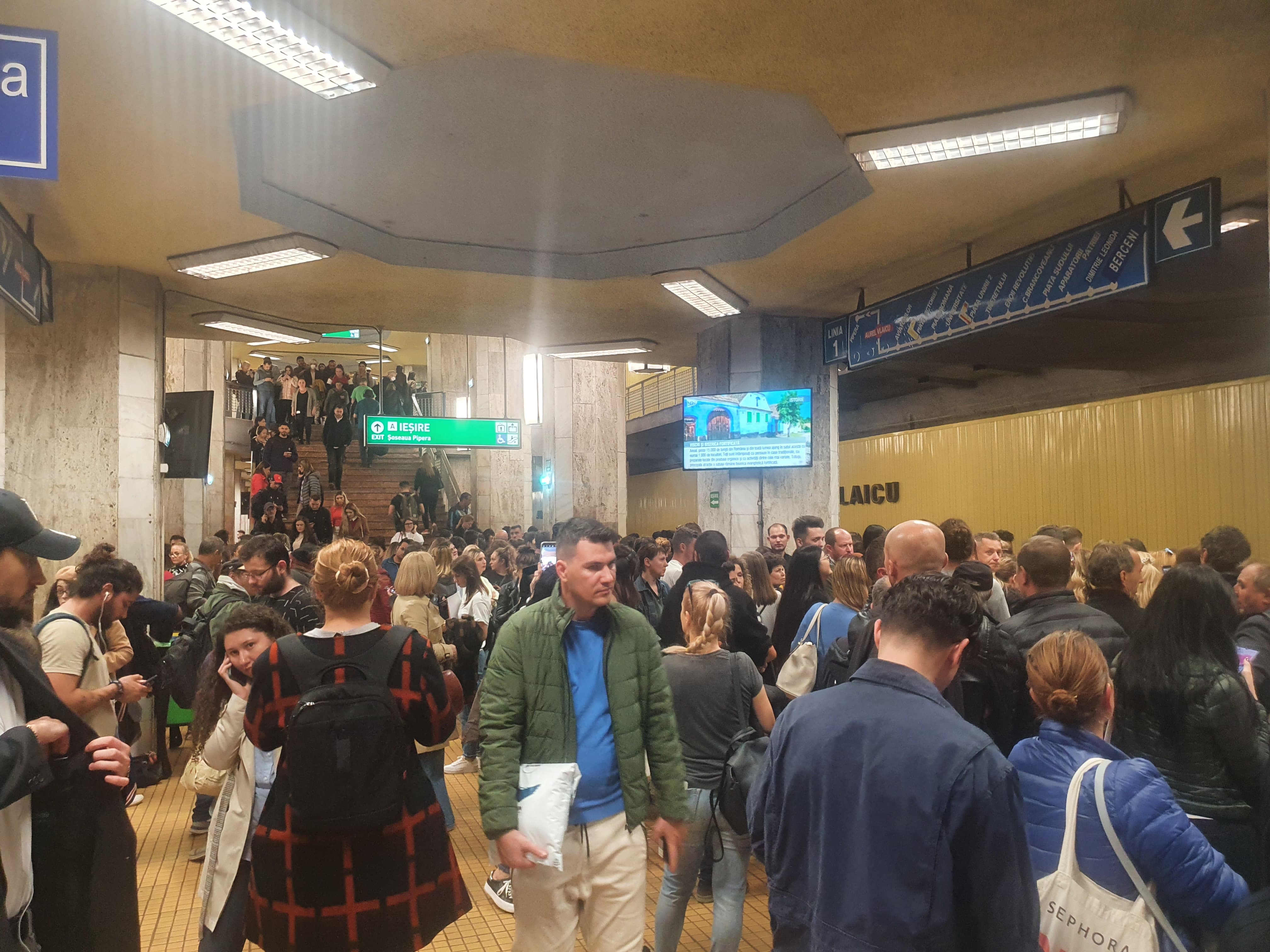 Circulație îngreunată la metrou, pe magistrala Pipera-Berceni, din „cauza unor probleme tehnice"