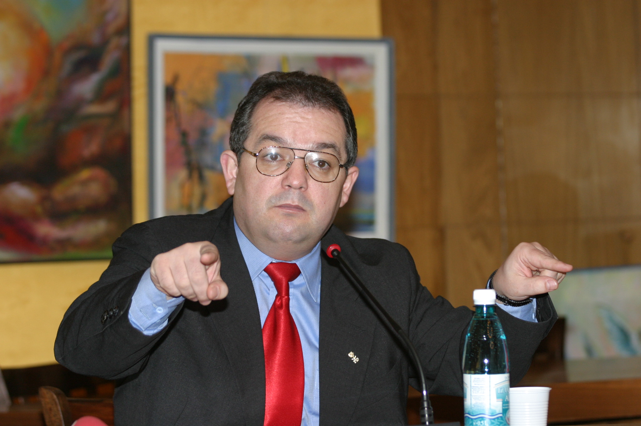 Atunci și Acum/ Emil Boc, premierul din perioada crizei economice, ales de patru ori primar al Clujului