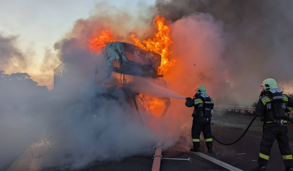 Opt oameni au murit în 40 de minute, în două accidente diferite în Ungaria, cu un camion și un microbuz cu numere de Republica Moldova