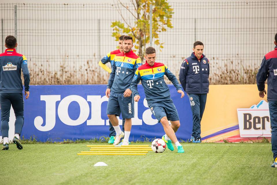 Armenia - România (sâmbătă, ora 19:00, TVR 1). Tricolorii s-au antrenat pe sintetic în vederea meciului de marți cu Kazahstan