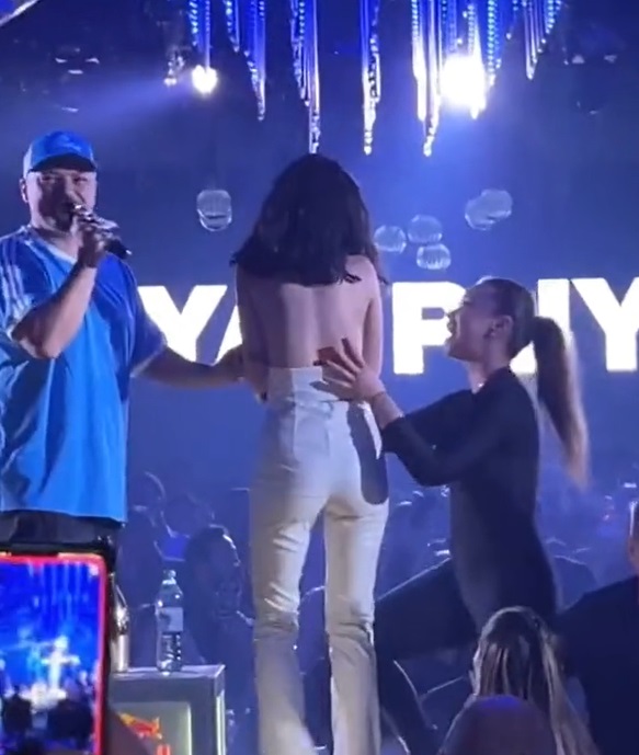 Puya și-a întrerupt concertul când o domnișoară a urcat pe scenă. N-a acceptat să danseze cu ea: „Nu ai cum!”