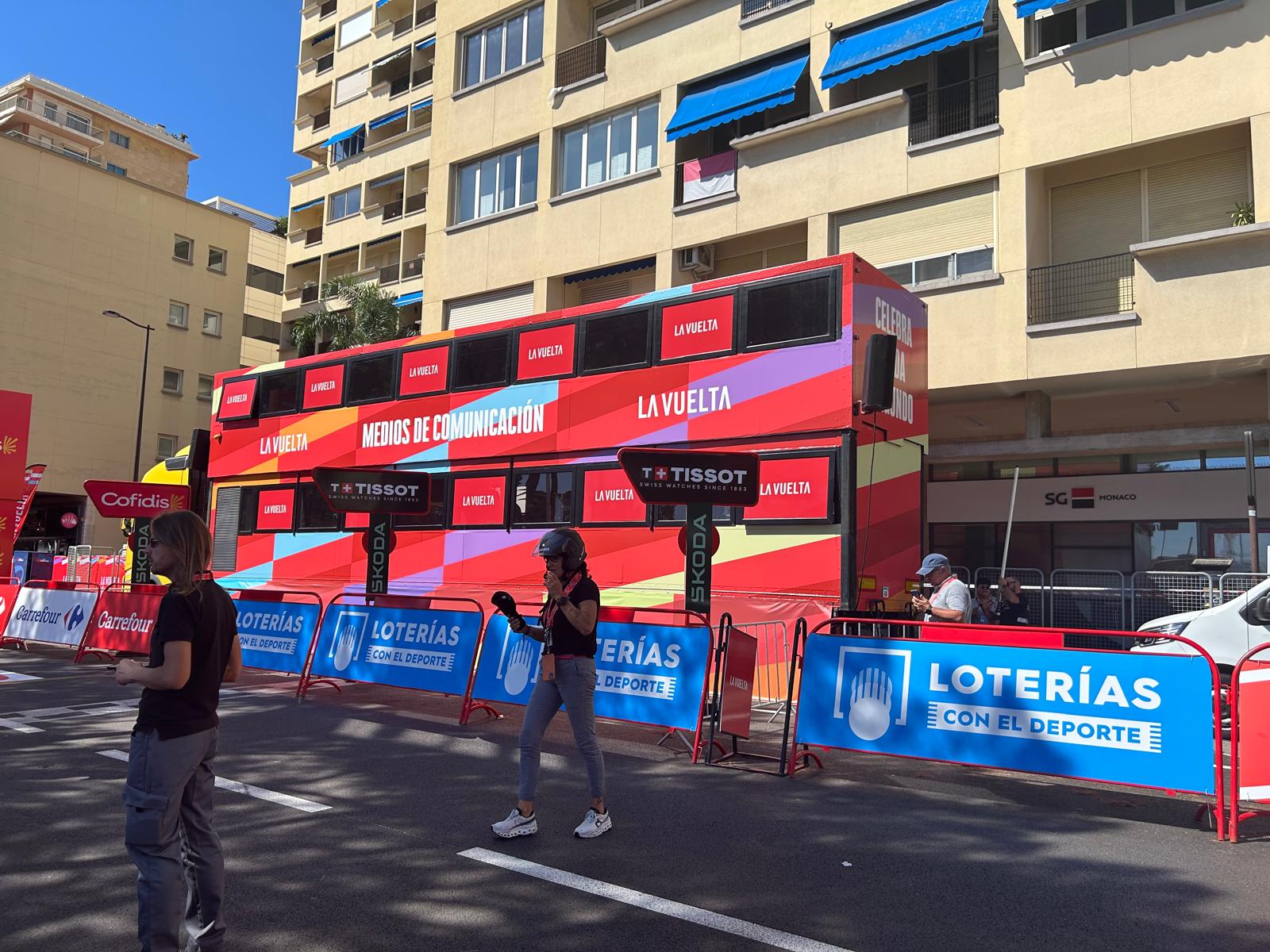 Echipele și-au blindat camioanele în care țin biciclete de 200.000 de euro, din cauza hoților români și bulgari: „Bande organizate au dat multe lovituri”. Reportaj în Port Hercule din Monte Carlo, înaintea startului La Vuelta 2026