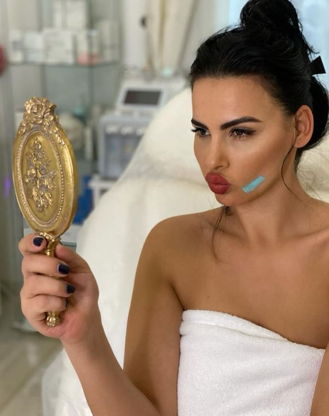 Andreea Marin, subiect de ceartă pe contul de Instagram al Laviniei Pîrva: „Cine e cea mai frumoasă în țară?”