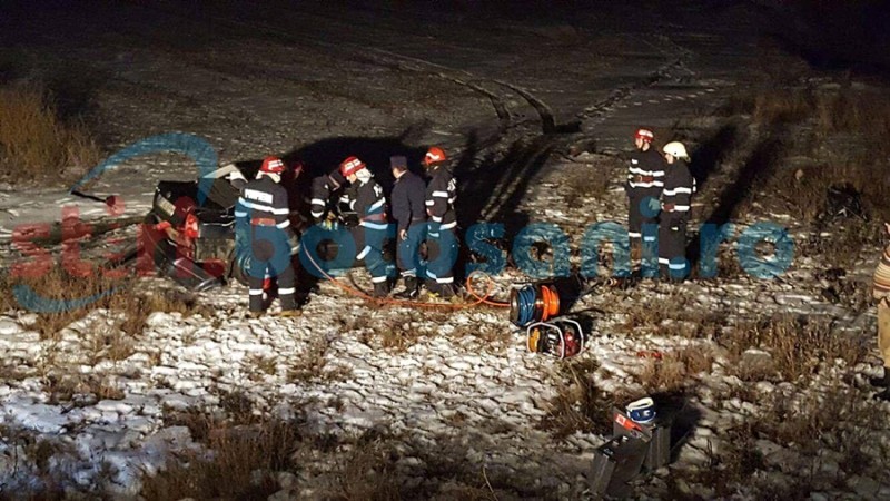 Sfârșit înfiorător pentru un tânăr din Botoșani. A murit, după ce a zburat cu mașina sub un pod