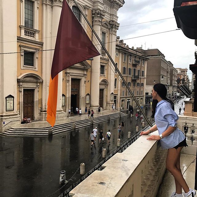 Fotbalistul Alexandru Maxim se relaxează cu logodnica pe Coasta Amafli din Italia / GALERIE FOTO