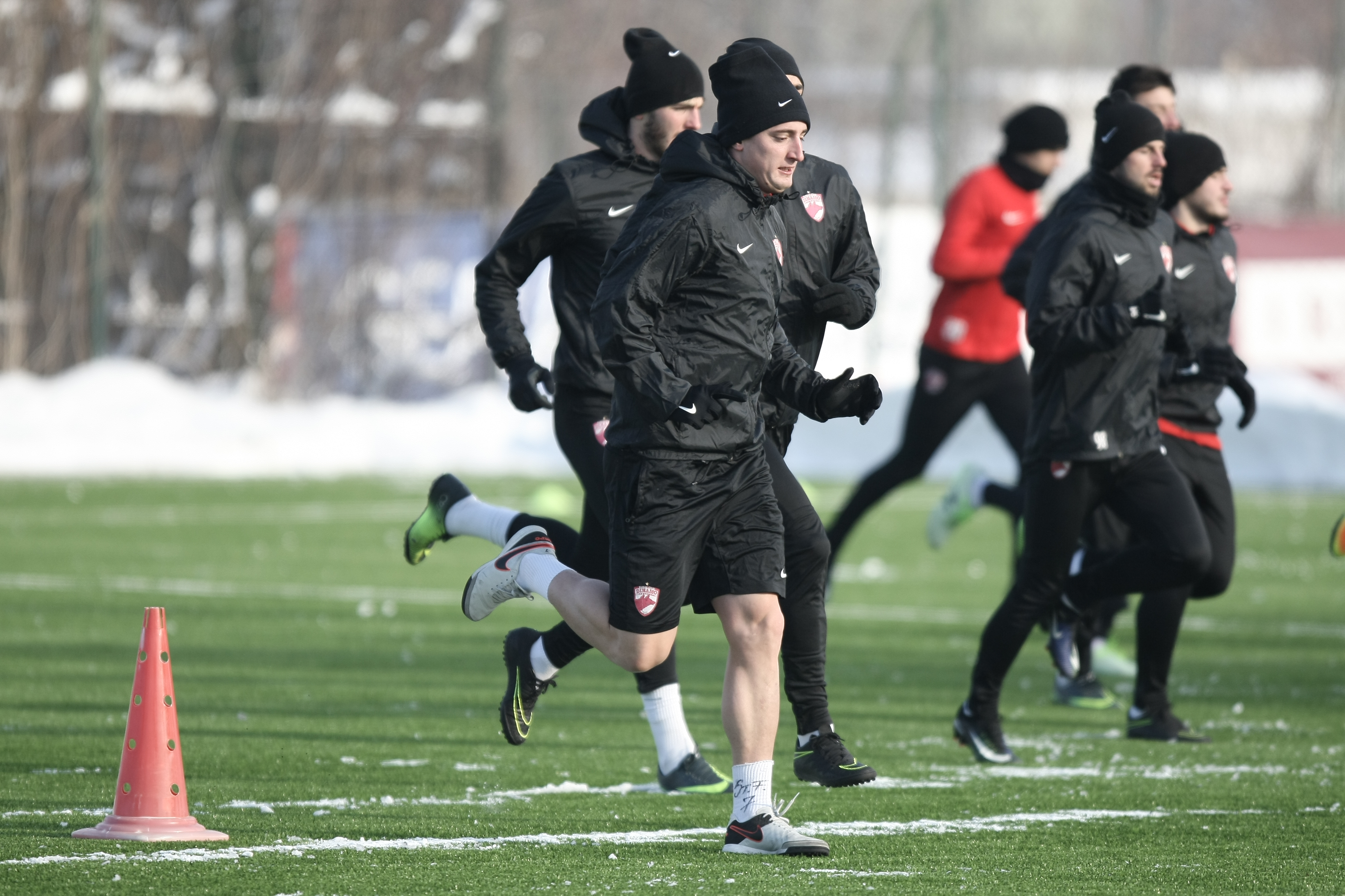 Ioan Andone a condus un antrenament la -14 grade Celsius. Portarul Cobrea s-a transferat la FC Botoșani | GALERIE FOTO & VIDEO