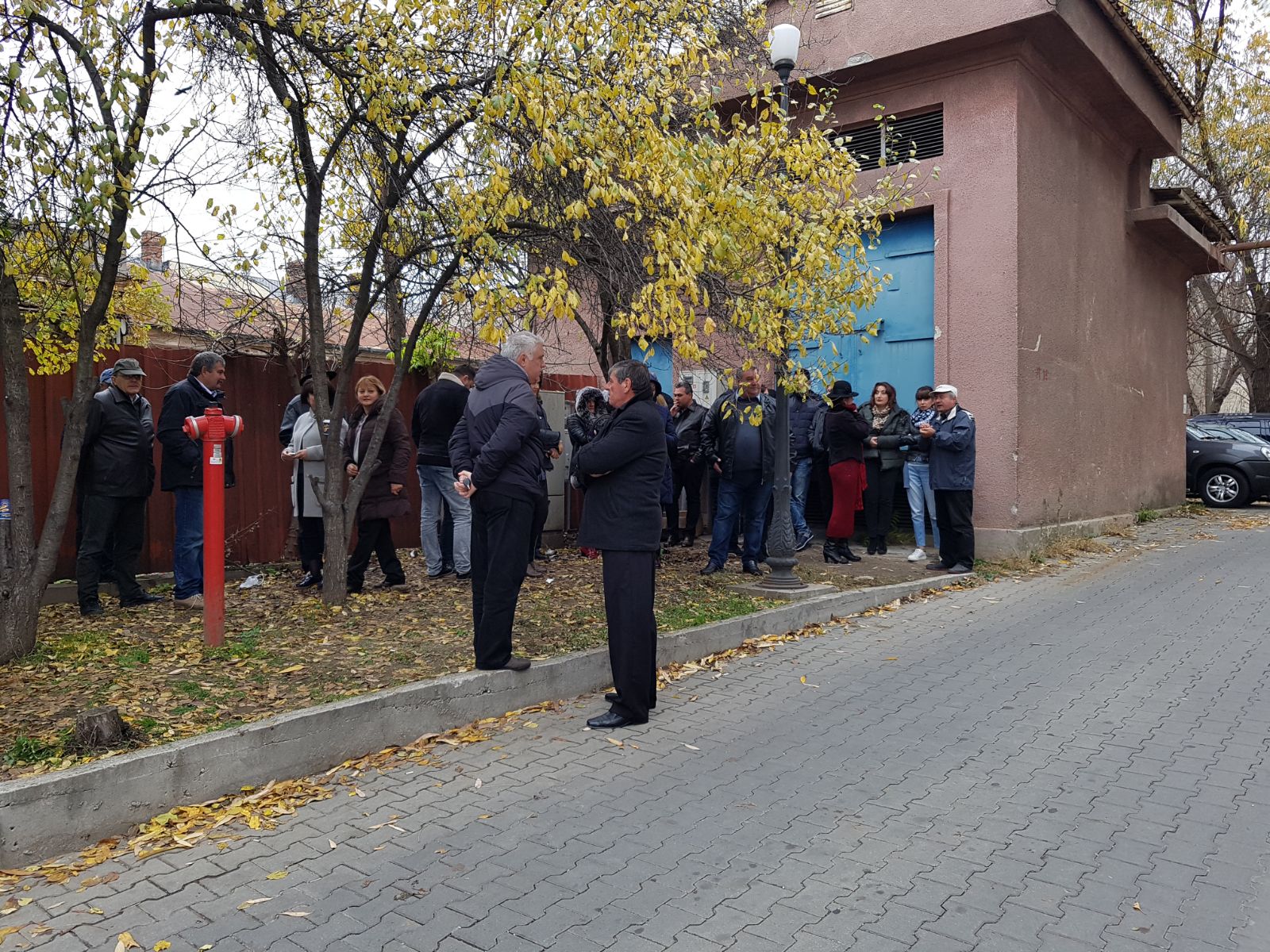 Sute de angajați ai APIA din țară au ieşit în stradă, nemulţumiţi că le vor scădea salariile| FOTO