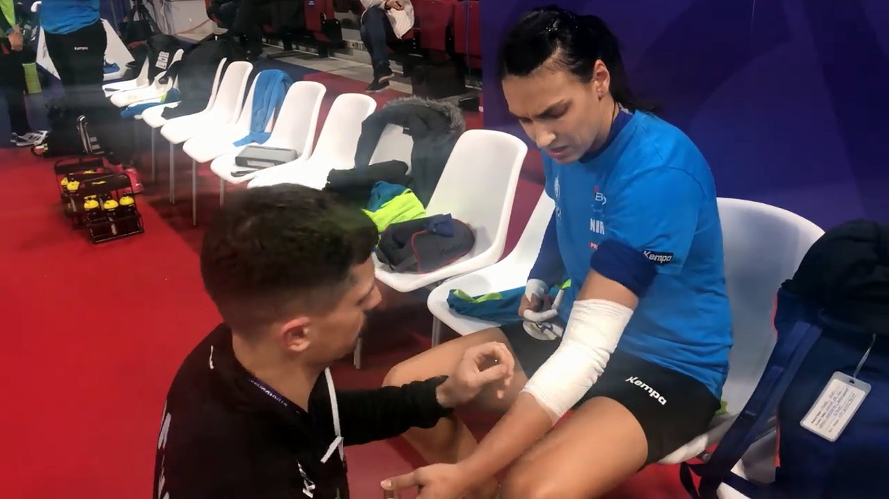 Cristina Neagu are probleme la mâna stângă. Preparatorul fizic Dragoș Luscan dezvăluie cum se refac tricolorele între meciuri | GALERIE FOTO&VIDEO