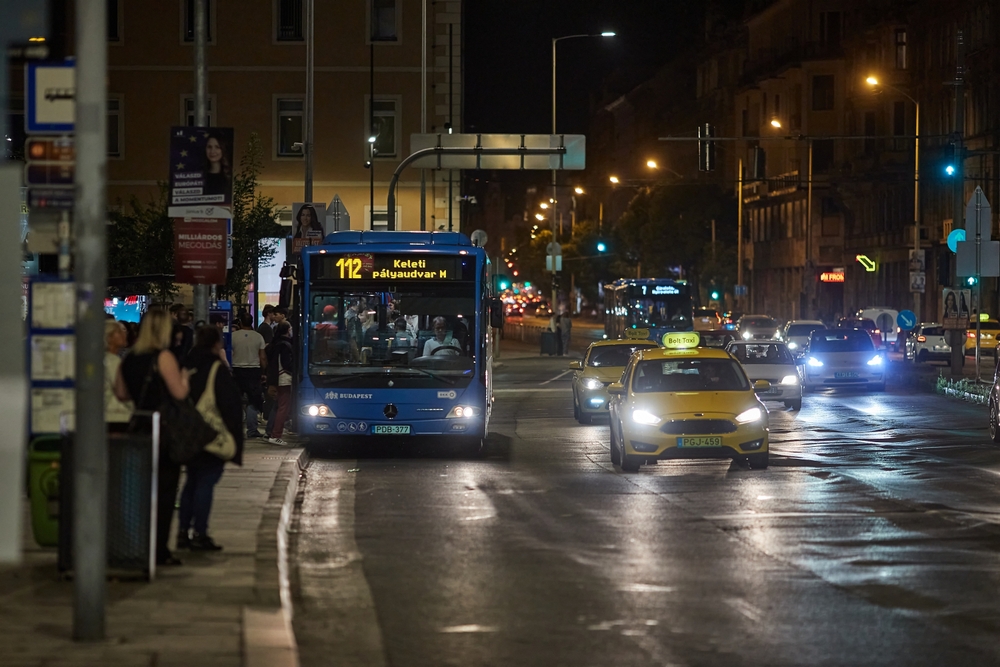 Vitézy Dávid nagy bejelentése, régi álom vált valóra: változás a budapesti éjszakai közlekedésben
