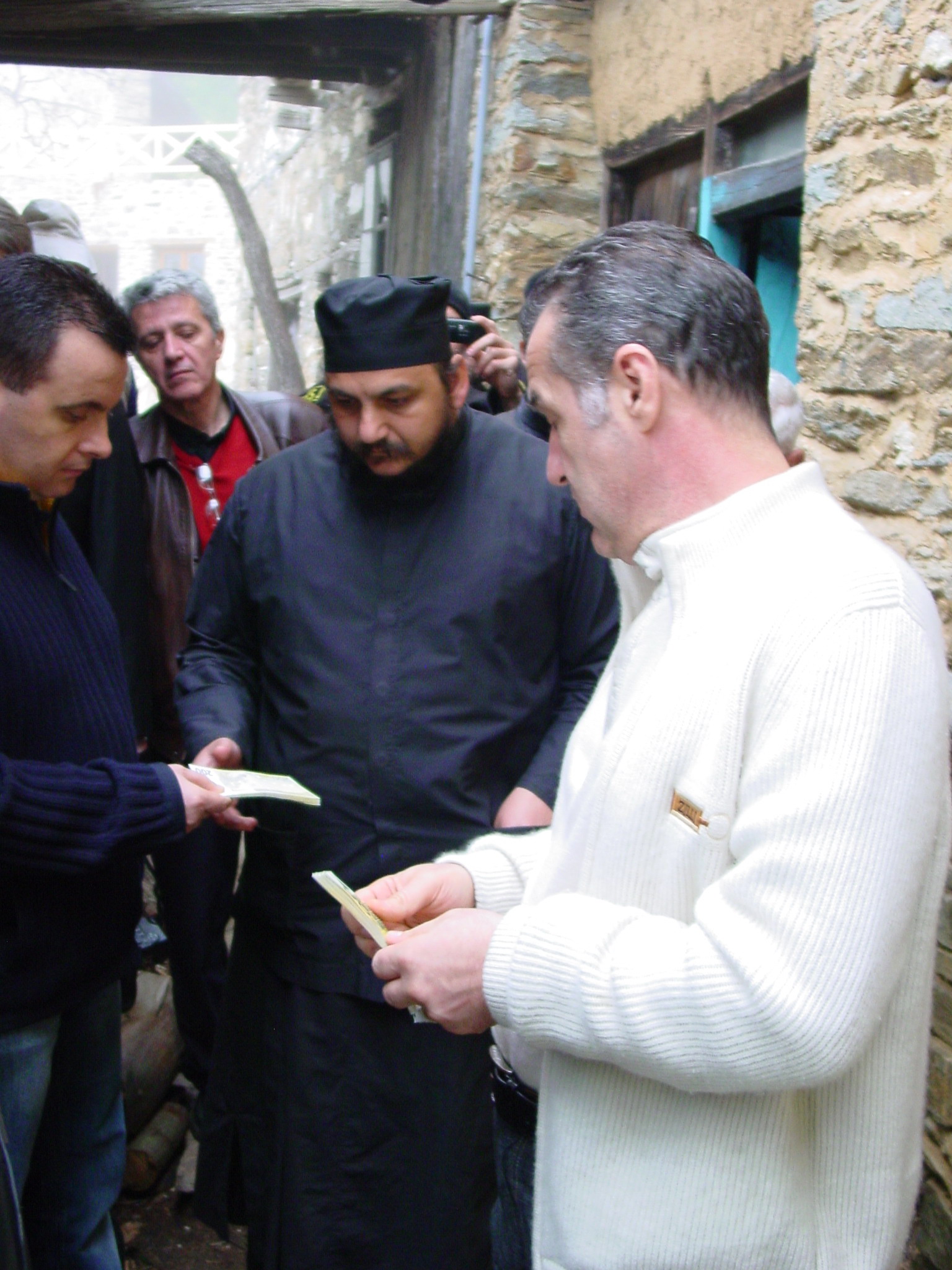 GALERIE FOTO / Cu pozele acestea îşi va ilustra Gigi Becali trilogia. Imagini unice