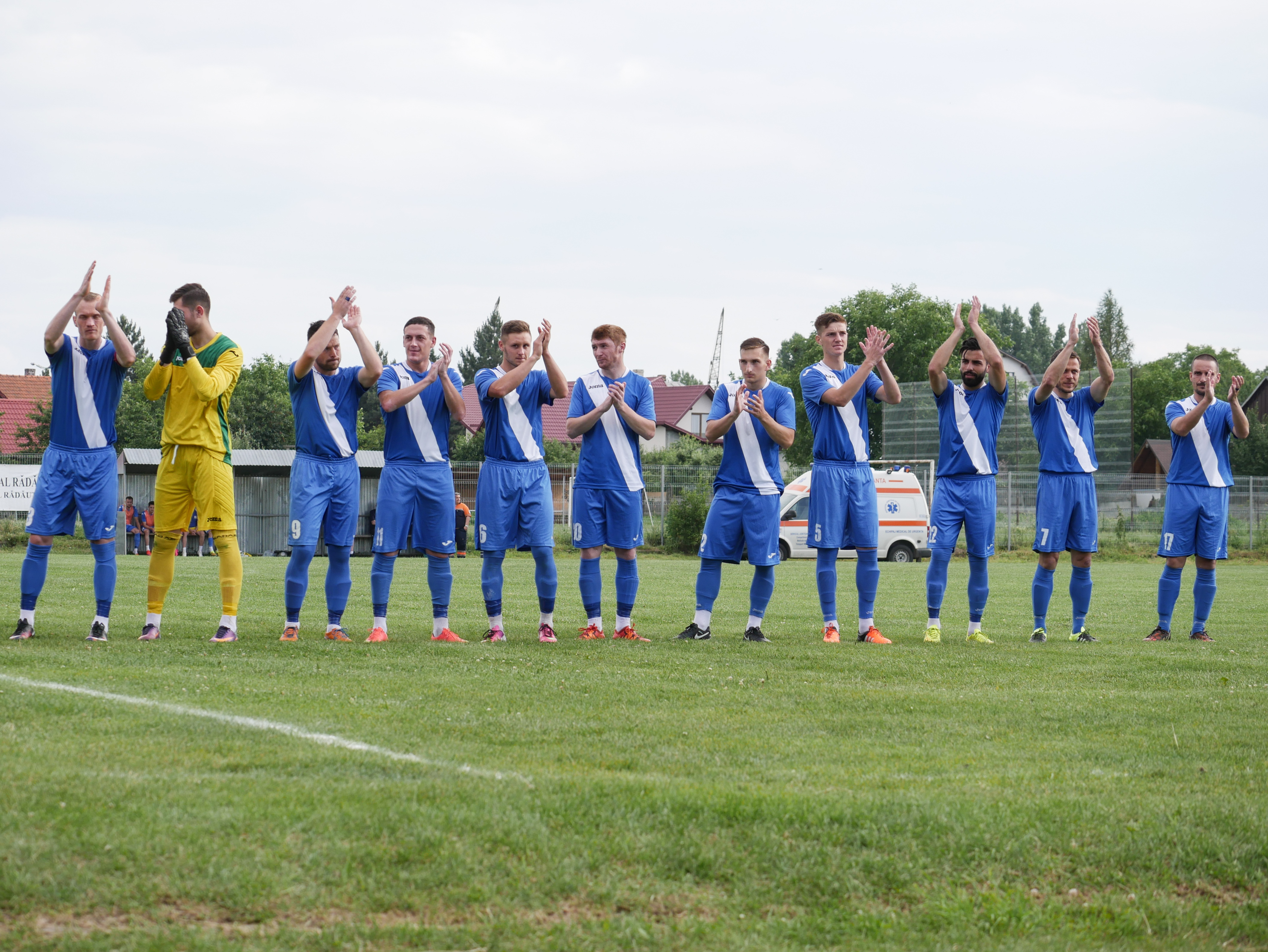 EXCLUSIV | Incredibila poveste a fotbalistului călugărit care a lepădat haina monahală și s-a căsătorit. Două iubiri mai presus de cea de Dumnezeu | FOTO&VIDEO
