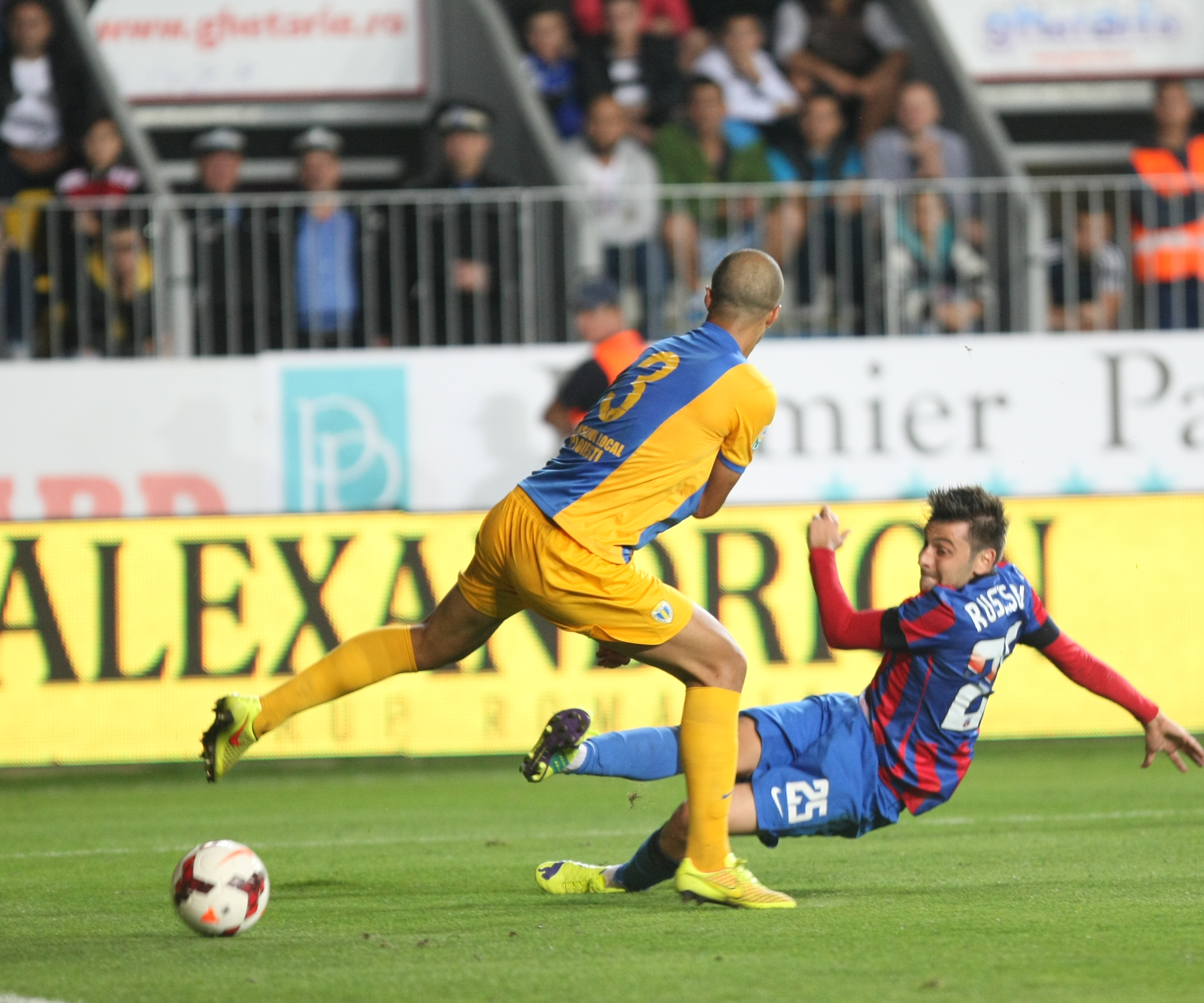 FOTO&VIDEO / Petrolul - Steaua 2-3. Meci senzaţional pe ”Ilie Oană”