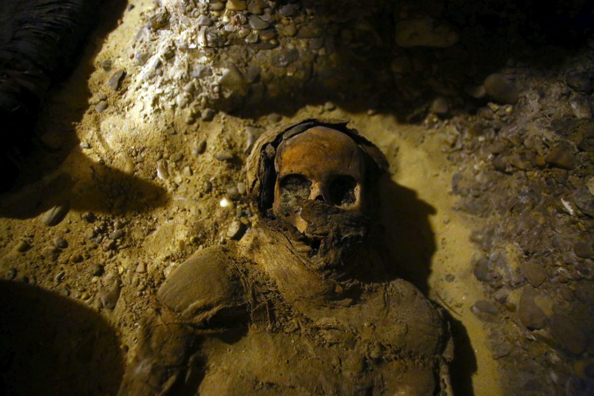 FOTO | Peste 40 de mumii noi, inclusiv copii, au fost descoperite în Egipt