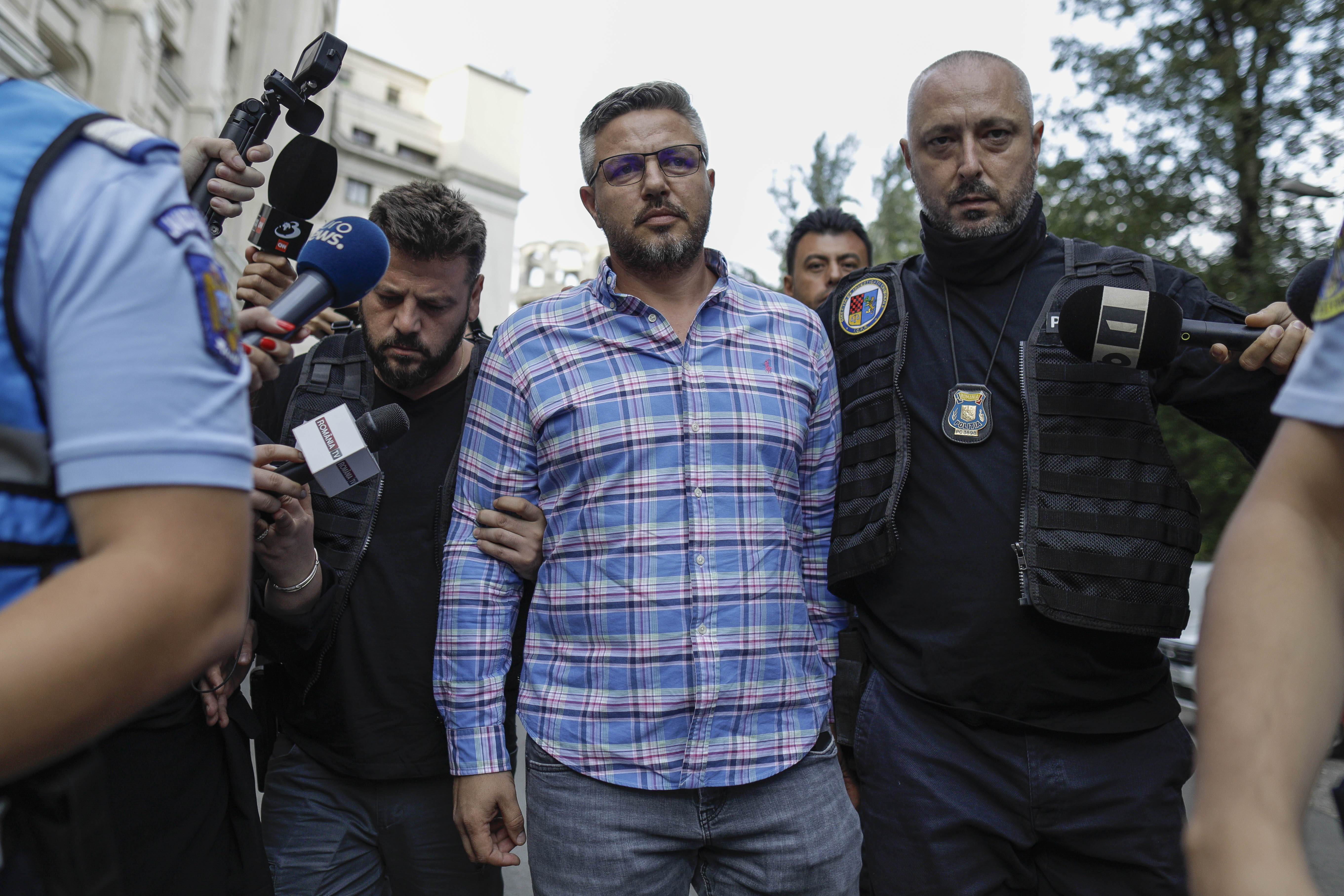 Ionuț Doldurea și Cosmin Stîngă, patronii stației GPL care a explodat la Crevedia, duși din nou la audieri, după ce și-au petrecut noaptea în arest