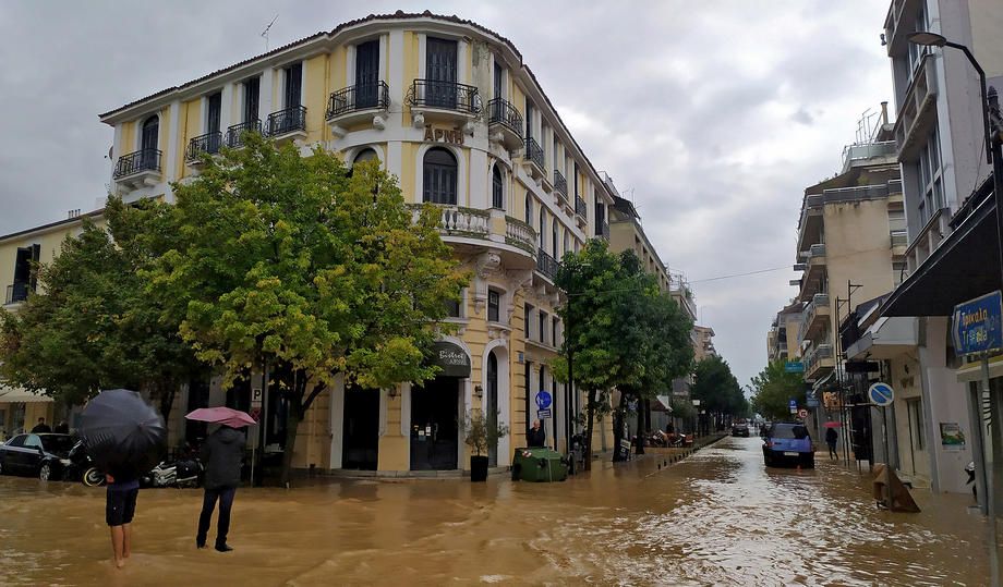 Ciclonul Ianos se îndreaptă spre insula Creta. Imagini cu dezastrul lăsat în urmă de furtuna violentă care a lovit Grecia
