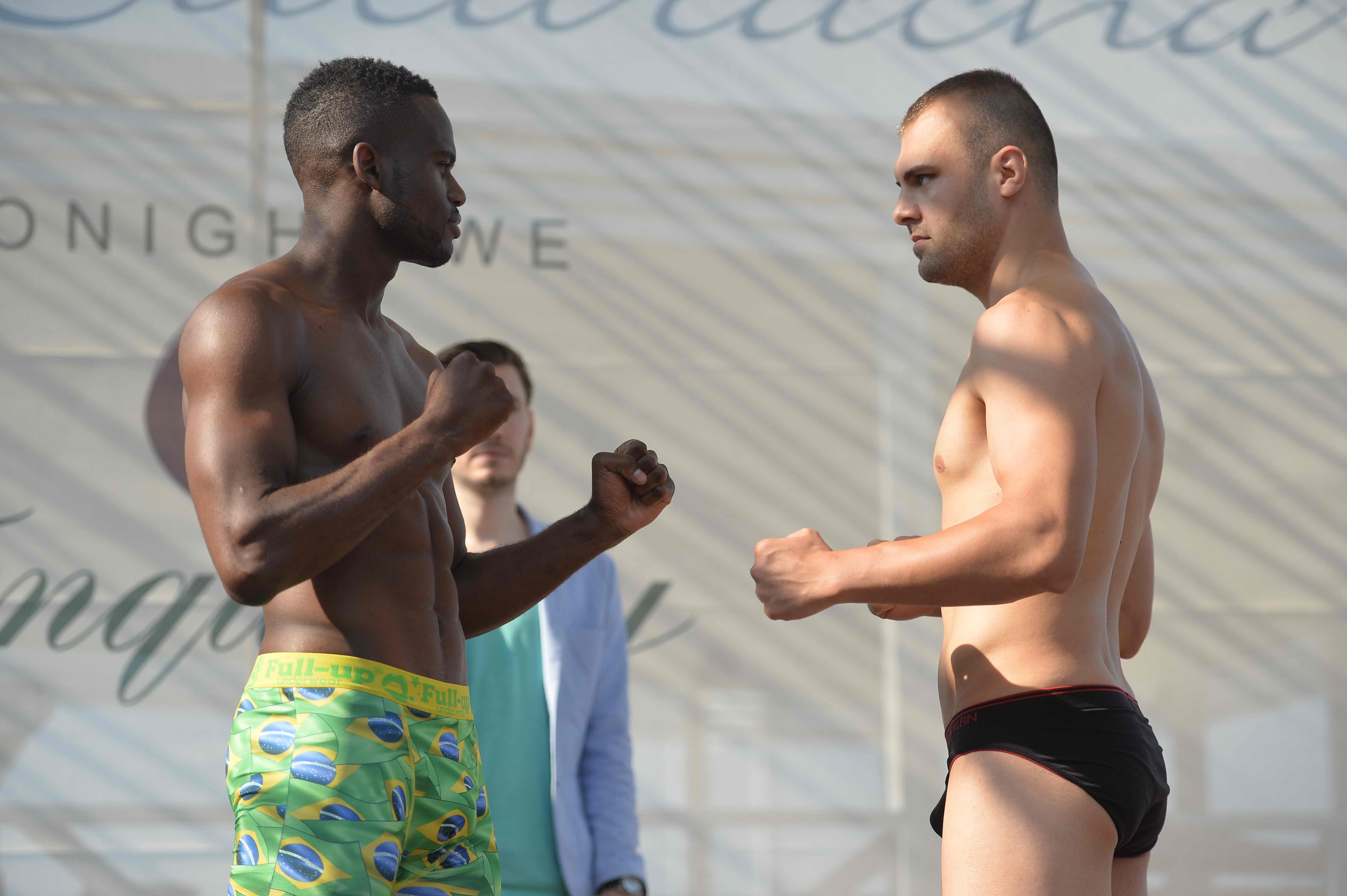 Luptătorii de la Superkombat Mamaia au trecut cu bine de proba cântarului / GALERIE FOTO