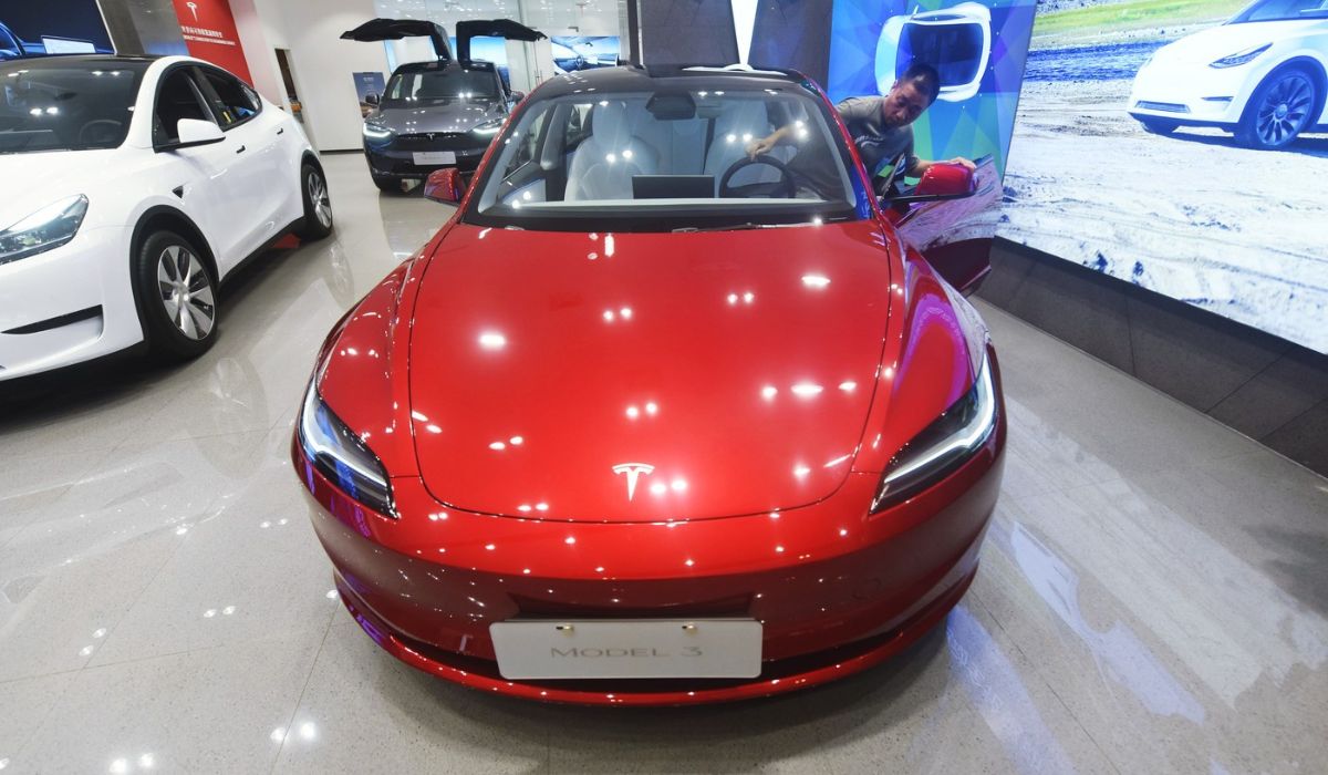 Cum arată cea mai ieftină mașină Tesla, cu un singur motor electric: accelerează până la 100 km/h în doar 6,2 secunde și are autonomie de 534 de kilometri
