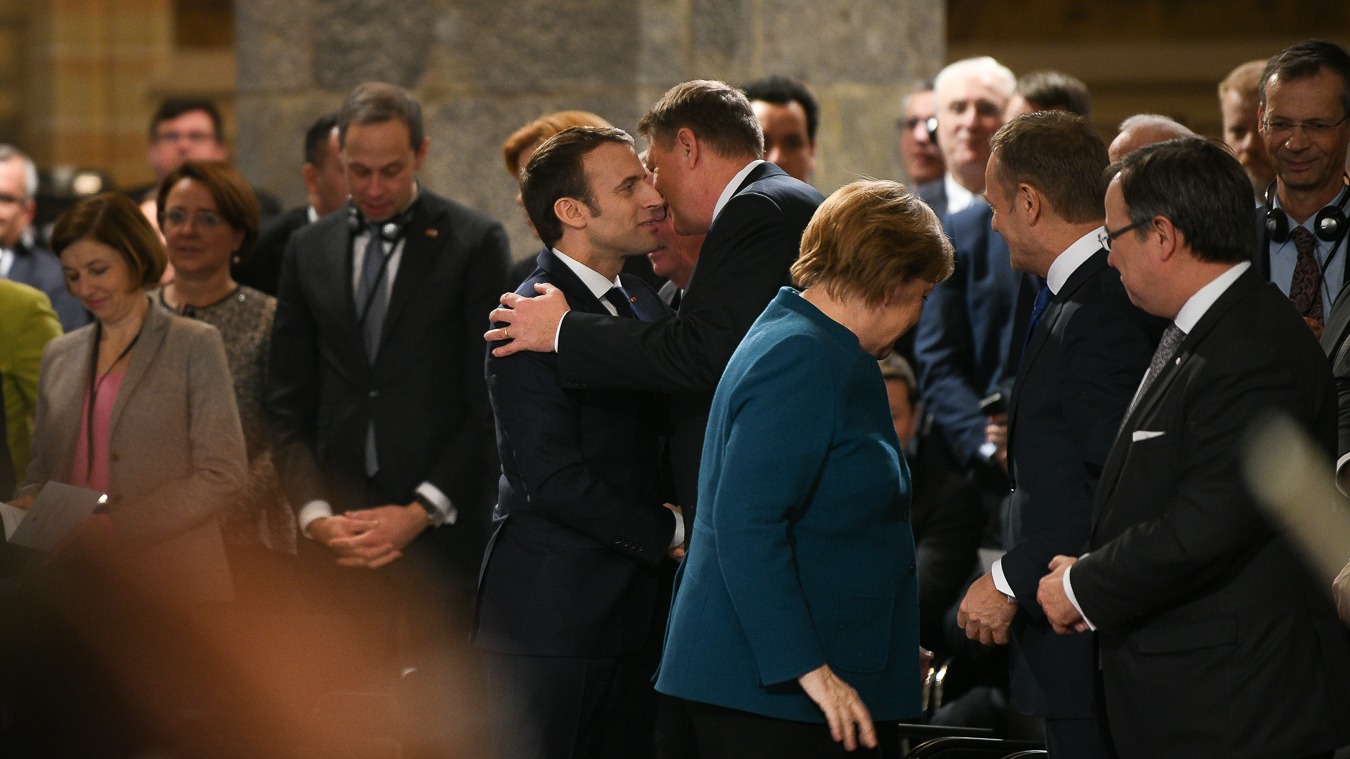 FOTO | Preşedintele Klaus Iohannis, la semnarea Tratatului de cooperare franco-german: România a fost, este şi va rămâne în continuare aproape de Franţa şi Germania