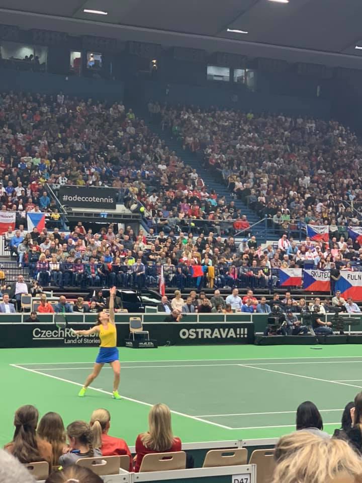 Denisa de la Bambi și-a dat planurile peste cap ca să le vadă pe Halep &co la meciul de tenis din Cehia | FOTO & VIDEO