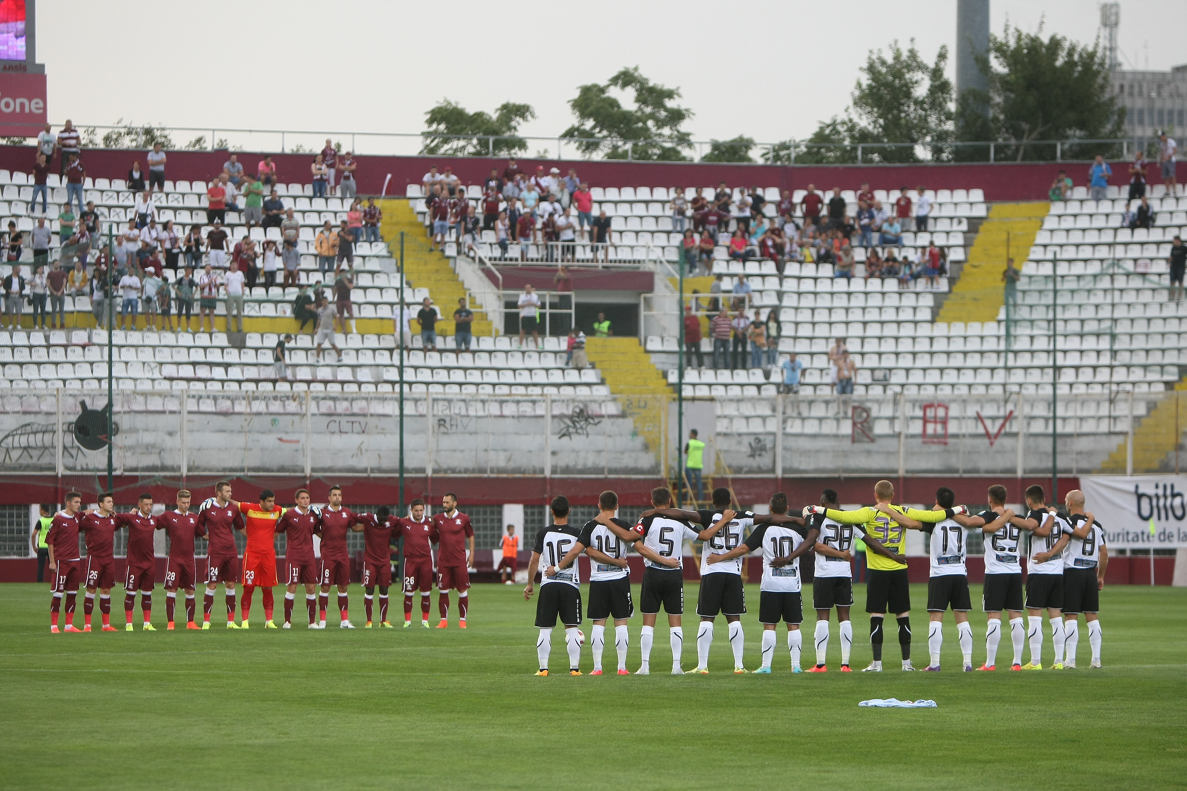VIDEO / Rapid - ”U” Cluj 2-1. Nebunie în Giuleşti: demisie salvată în prelungiri