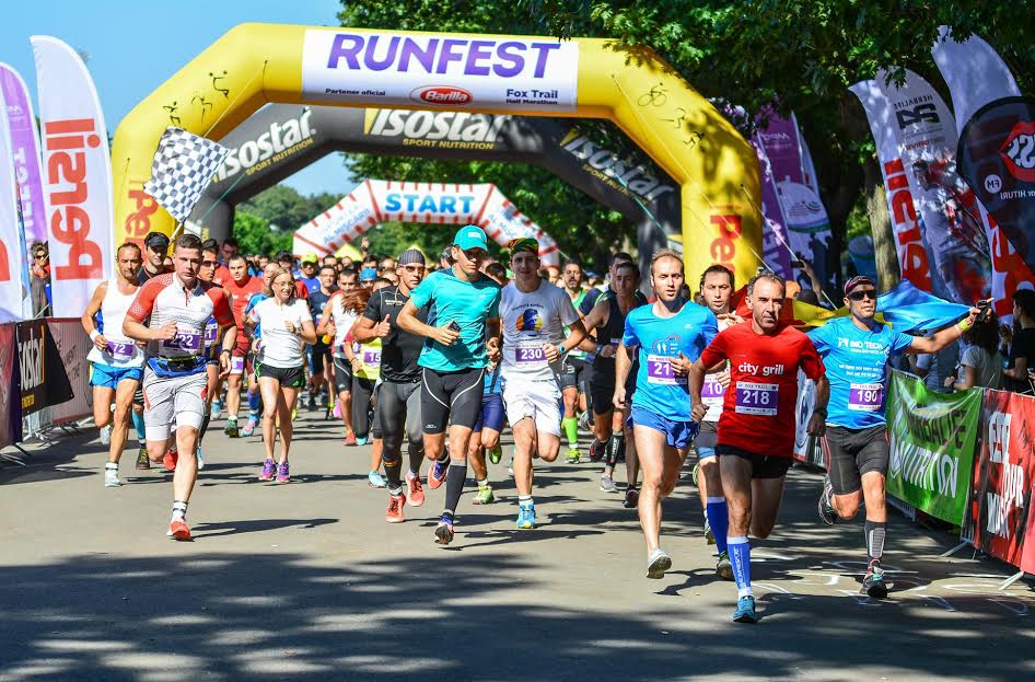 900 de alergători s-au bucurat de mișcare în natură, la RUNFEST - FOX TRAIL Half Marathon / GALERIE FOTO