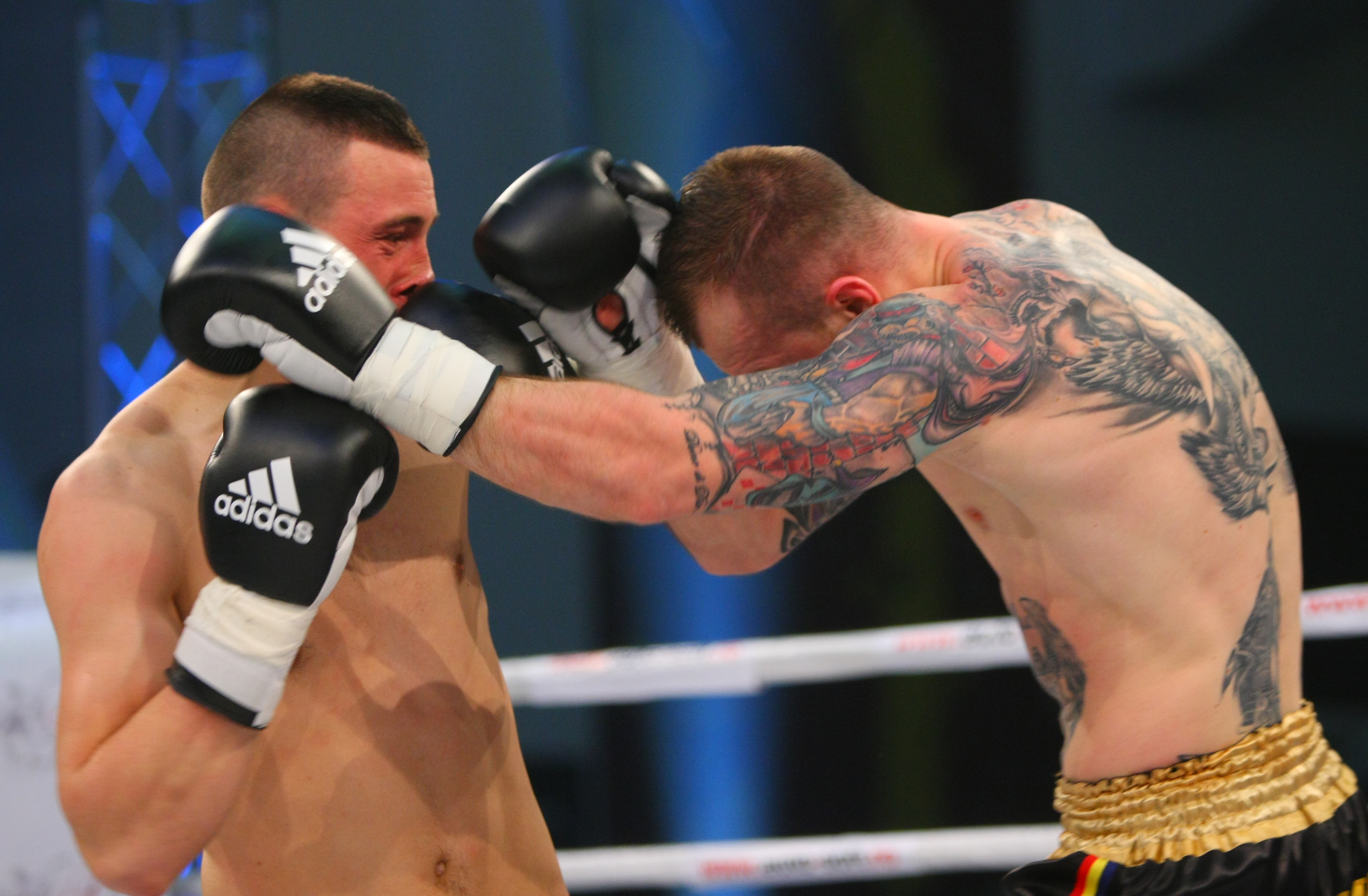 Meciul în urma căruia Amansio Paraschiv a devenit campion mondial Superkombat New Heroes! VIDEO& FOTO