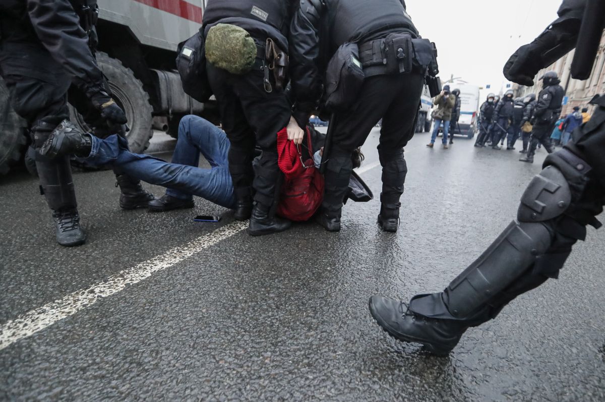 Protestele din Rusia | Peste 2.400 de oameni săltați, printre care și un copil. „Putin e un hoț!” și „Rusia fără Putin!”, au strigat manifestanții