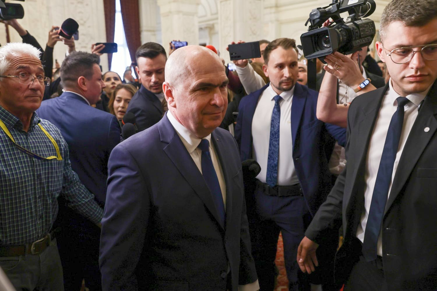 Marian Godină, ironic după ce Guvernul Bolojan a fost demis: „Voi primi «înapoi» 900 de lei și vom avea benzină la 1 leu”