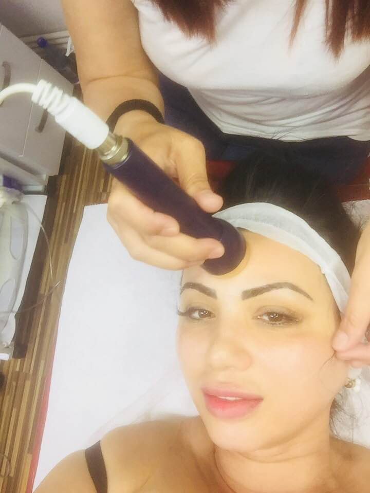 Adriana Bahmuțeanu, cu sânul la vedere. S-a dus la masaj, dar un detaliu i-a scăpat | FOTO