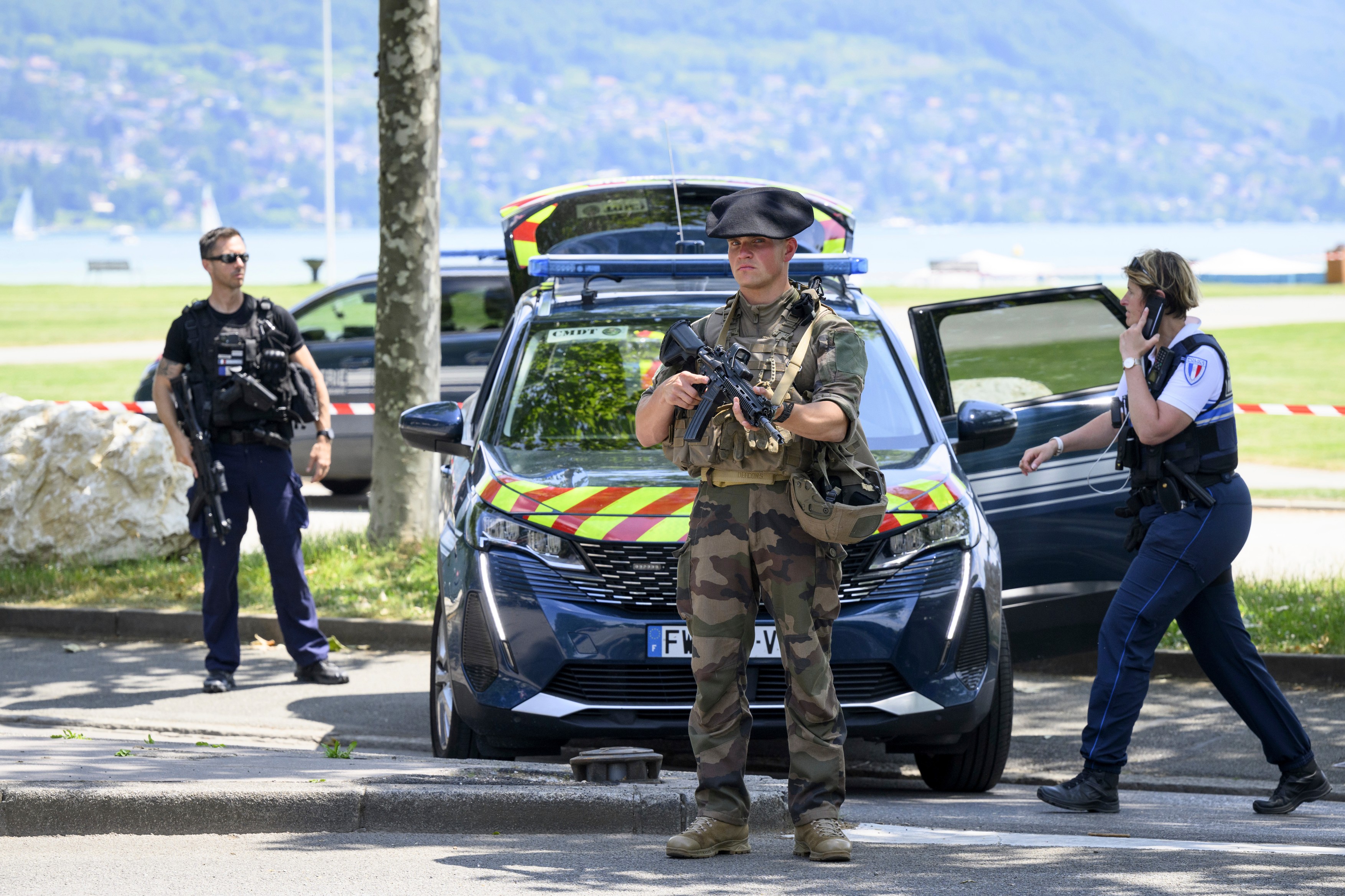 Copii înjunghiați într-un parc din Annecy, Franța. Șase răniți și un suspect reținut