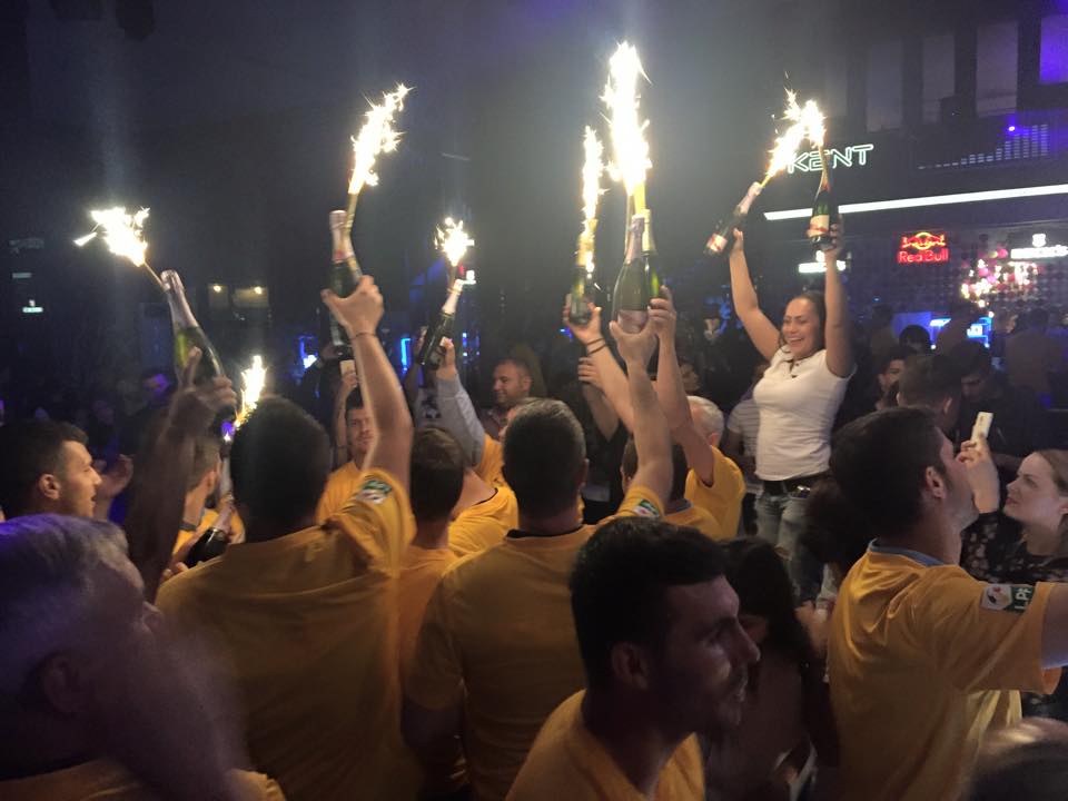PETRECERE. Steliștii și-au făcut de cap într-un club de fițe! / GALERIE FOTO