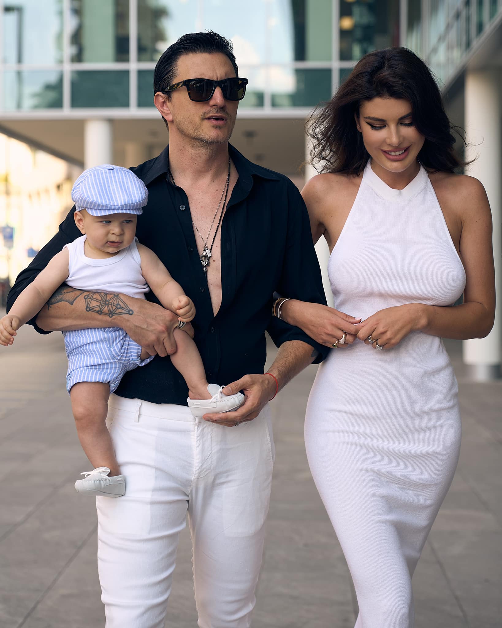 Conflict între Angela Martini, soția lui Dragoș Săvulescu, și Mădălina Ghenea. Ce acuzații își aduc cele două