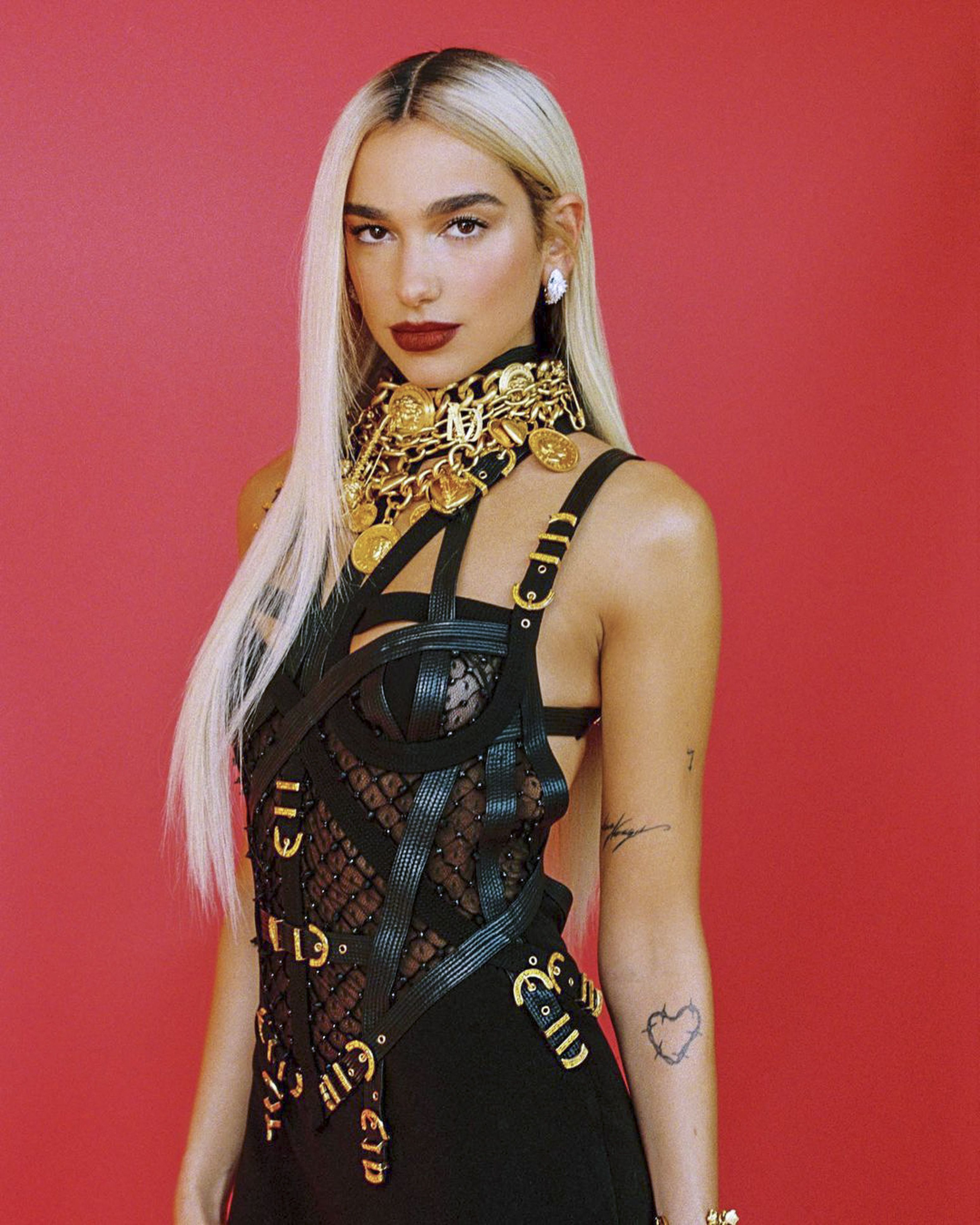 Dua Lipa refuză să cânte în deschiderea Campionatului Mondial: „Abia aștept să vizitez Qatarul când problemele legate de drepturile omului vor fi rezolvate”