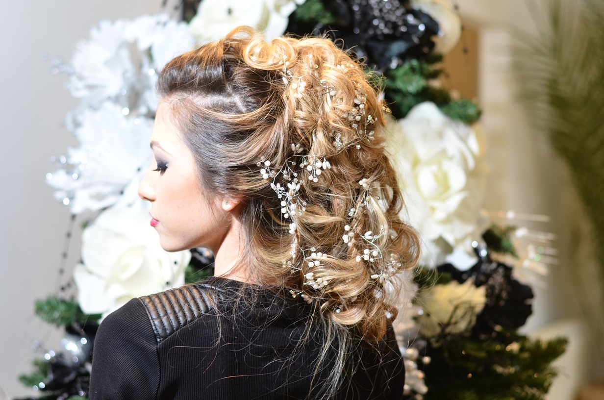 FOTO/ Hairstylist-ul Adrian Perjovschi dezvăluie ce coafuri se poartă de Revelion