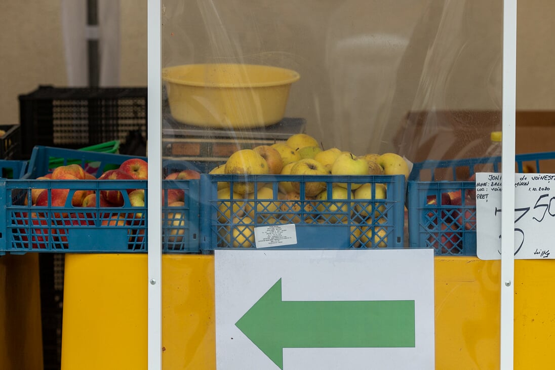 REPORTAJ. Supărarea comercianților dintr-o piață de la marginea Bucureștiului pe aglomerația de la Obor: “I-au văzut pe ei așa și ce au zis, hai să îi închidem pe toți”