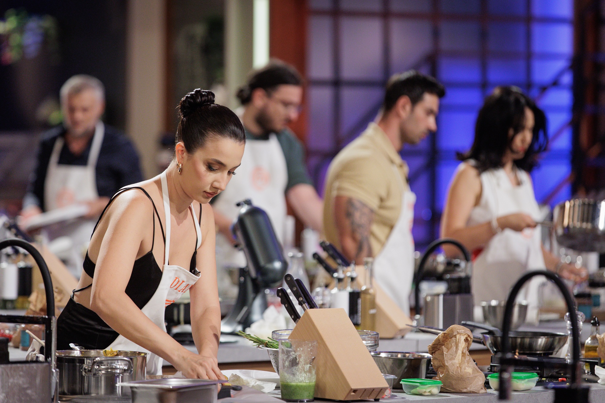 10 concurenți MasterChef sezonului 9 vor găti în această seară, alături de campioni din sezoanele anterioare. „M-am emoționat tare”