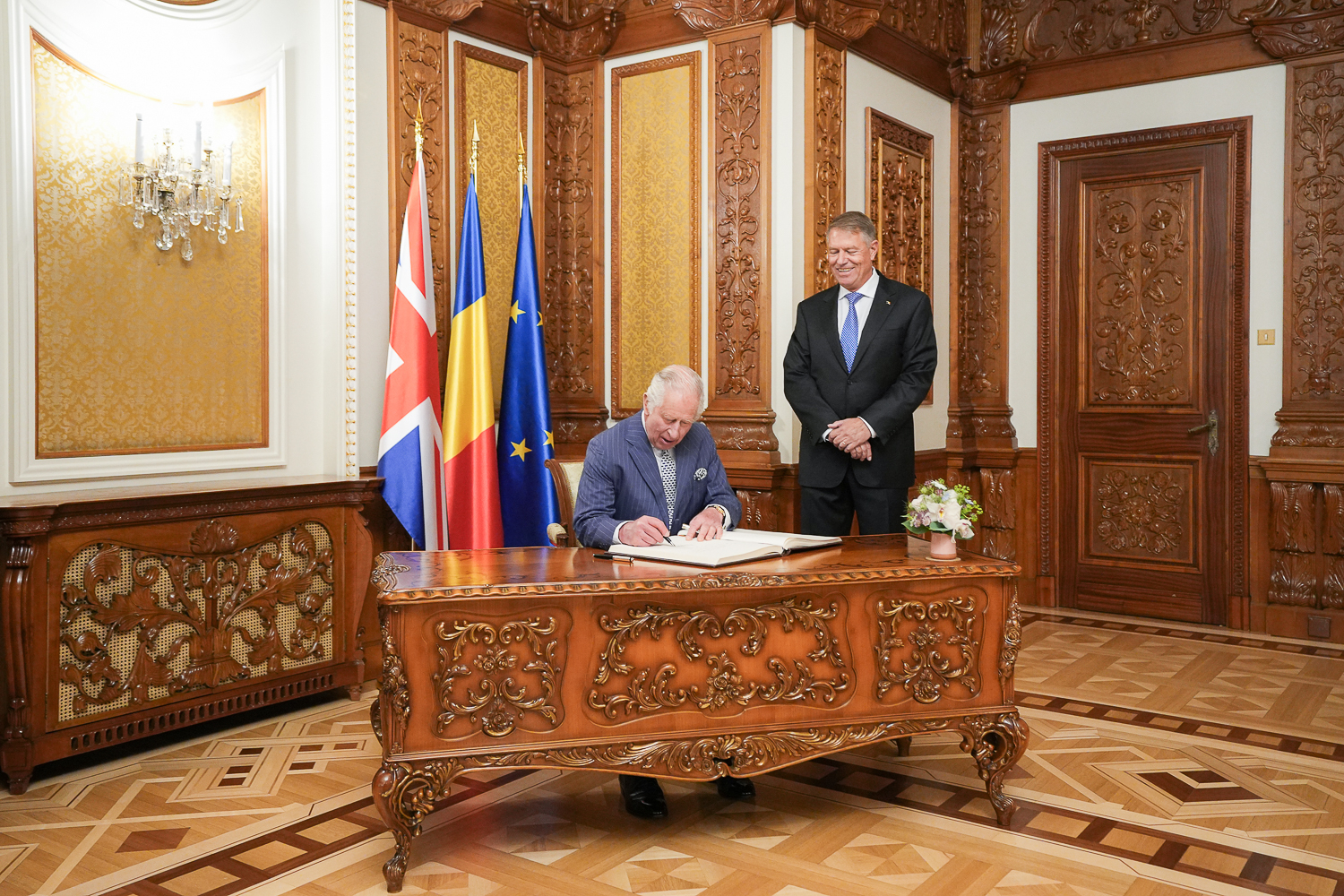 Regele Charles al III-lea a recitat din Eminescu la Palatul Cotroceni. „Întotdeauna m-am simțit acasă în România”