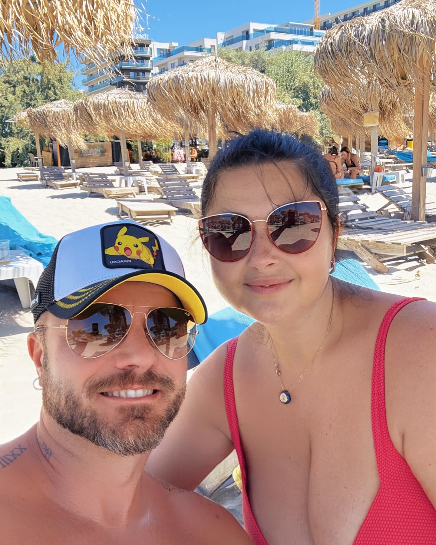 Tavi Clonda a mers la Beach, Please! fără Gabriela Cristea. Cine l-a însoțit pe artist și ce s-a întâmplat cu soția și fetele lui. „Facem așa o băiețeală”