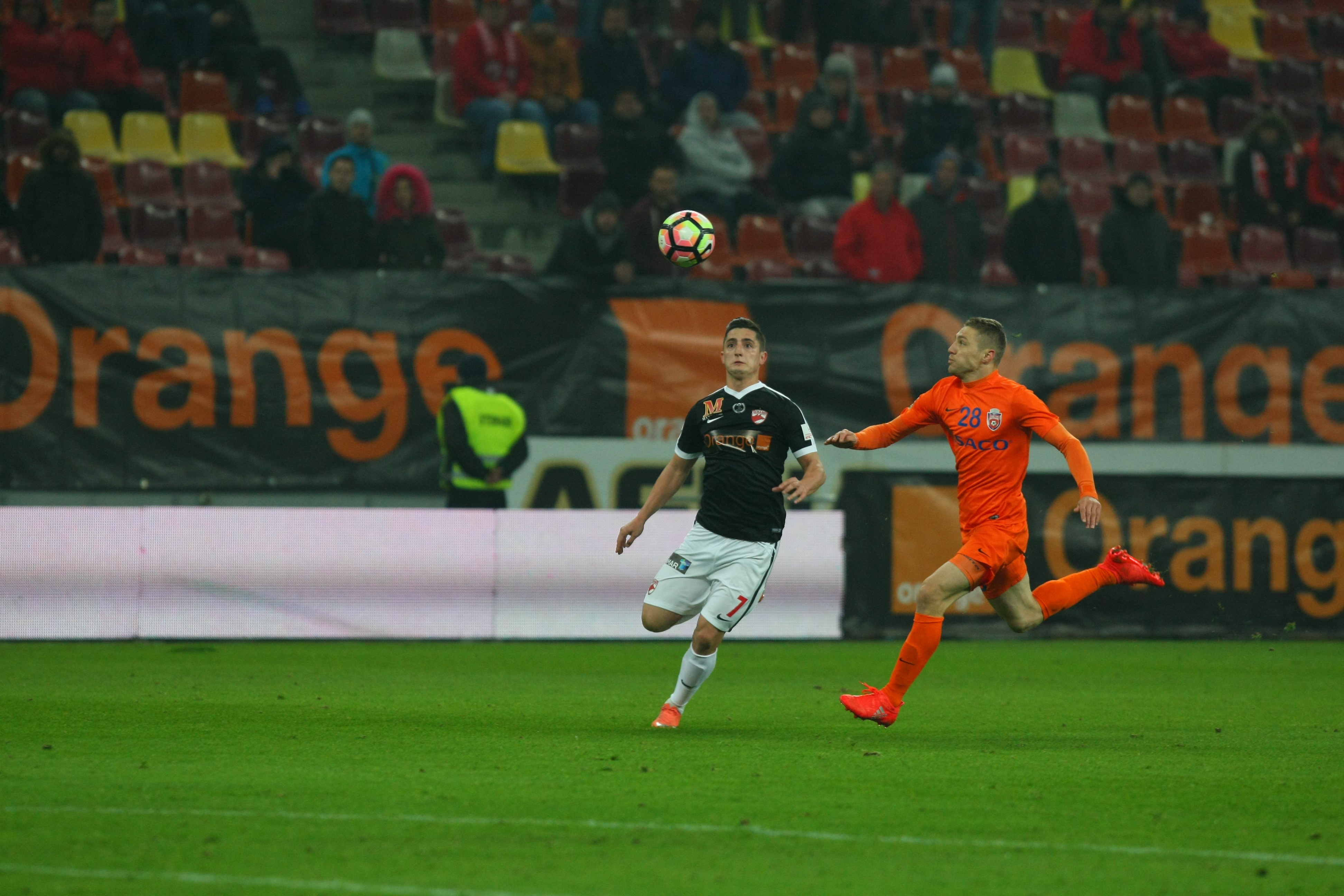 Liga 1, etapa a 24-a. Dinamo - FC Botoșani 1-0. Debut reușit pentru Contra, după un meci cu multe ocazii mari  | GALERIE FOTO